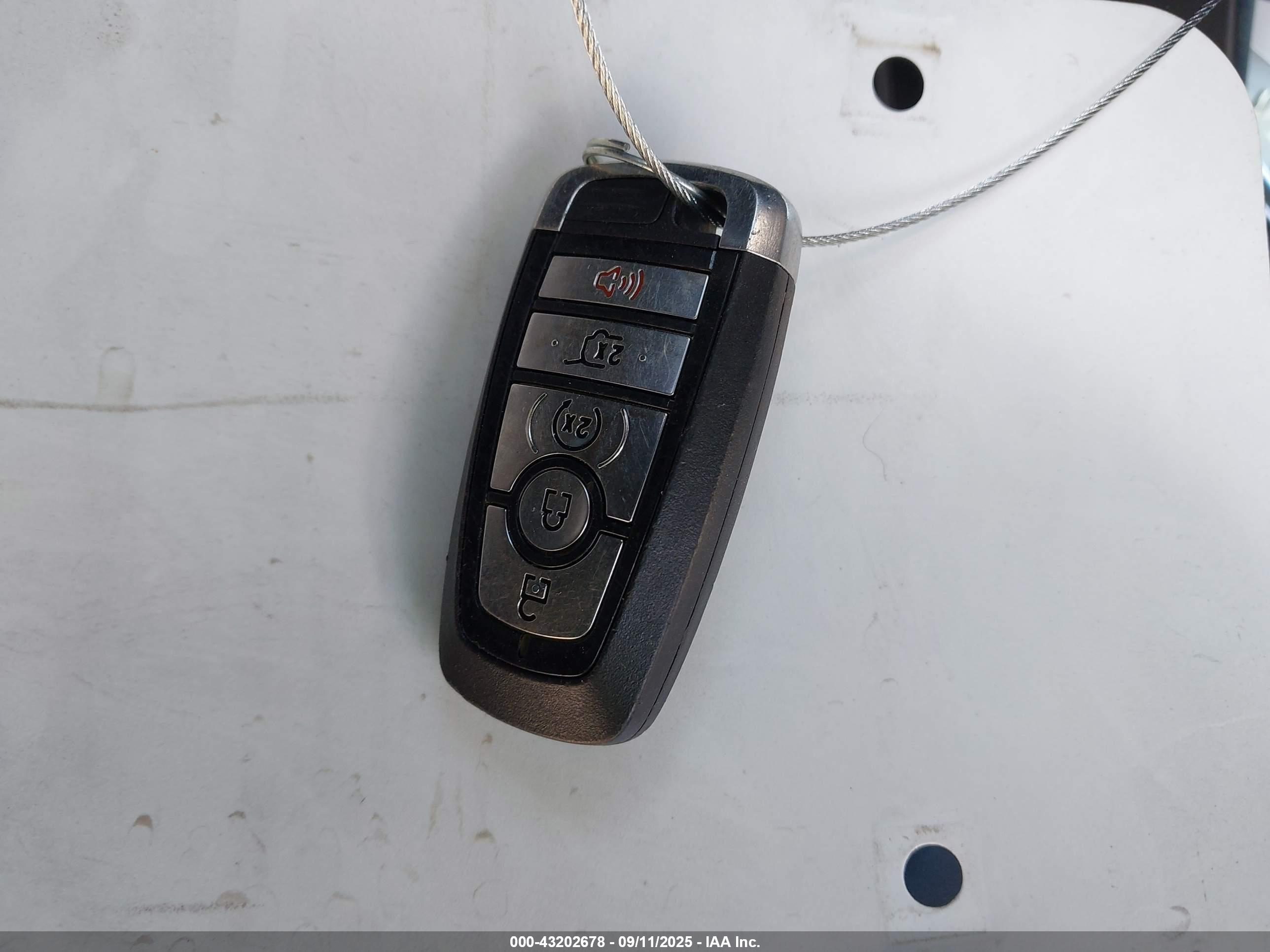 FORD EXPLORER image 11