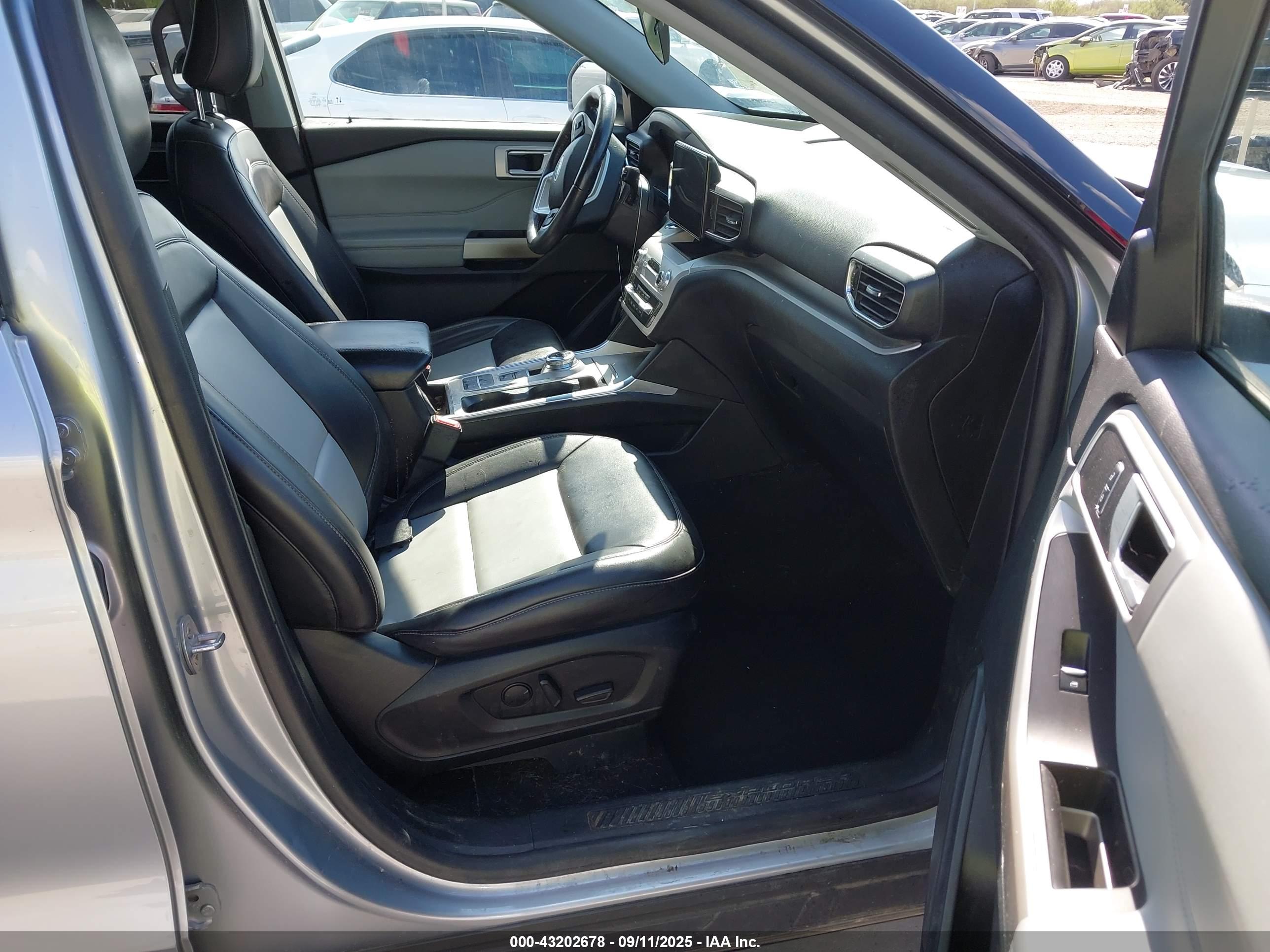 FORD EXPLORER image 5