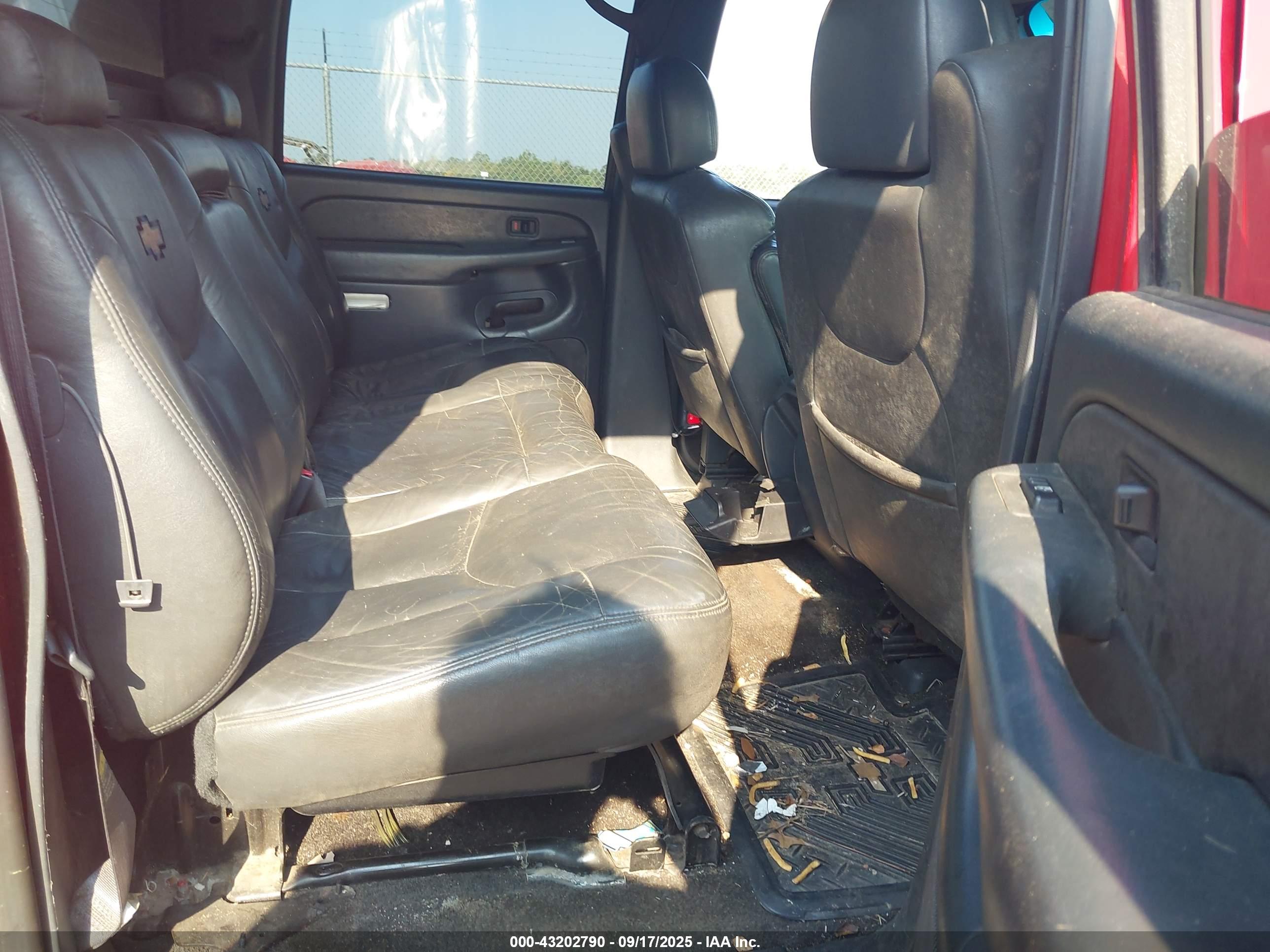 CHEVROLET AVALANCHE image 8