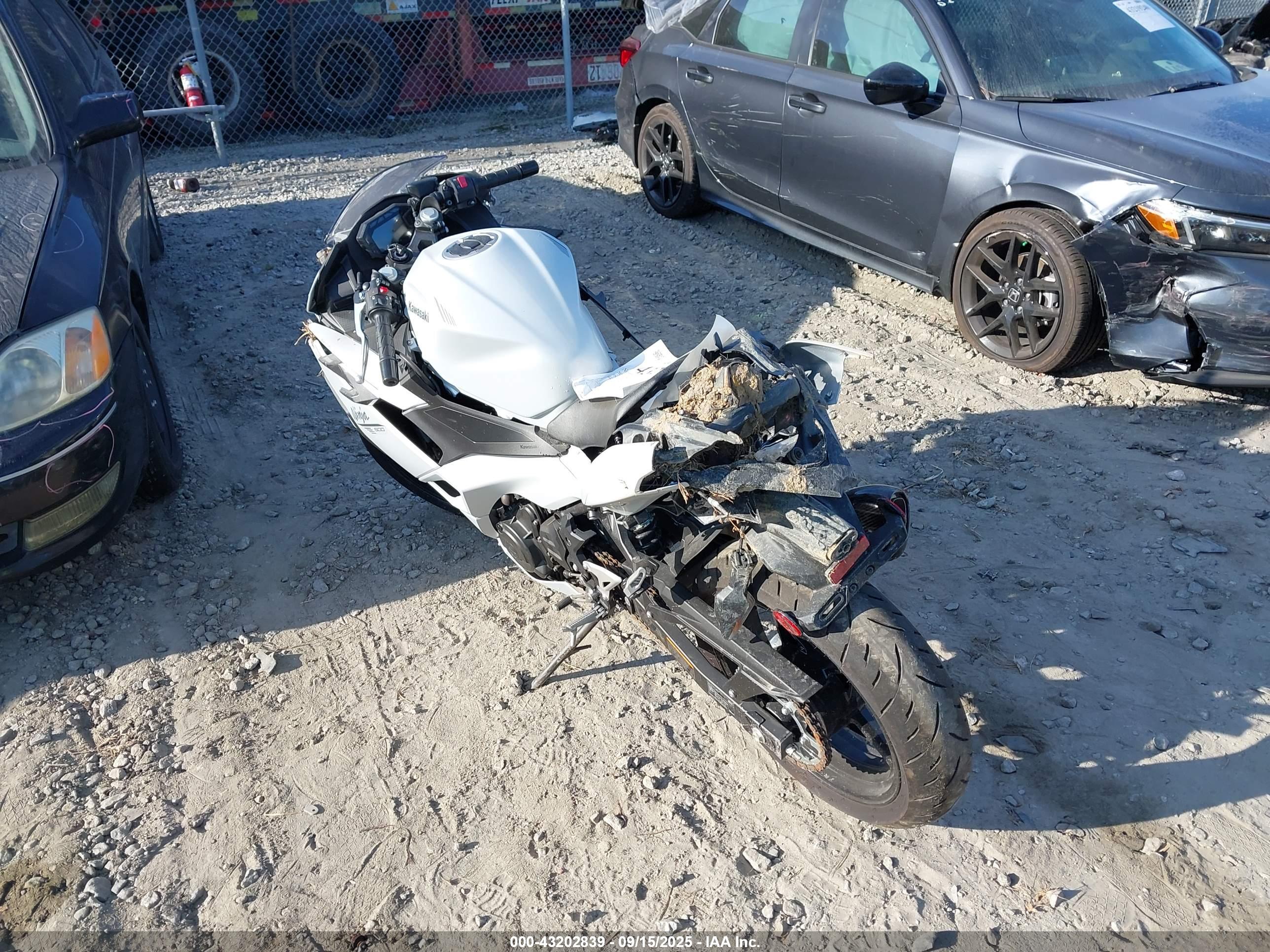 KAWASAKI EX500 image 3