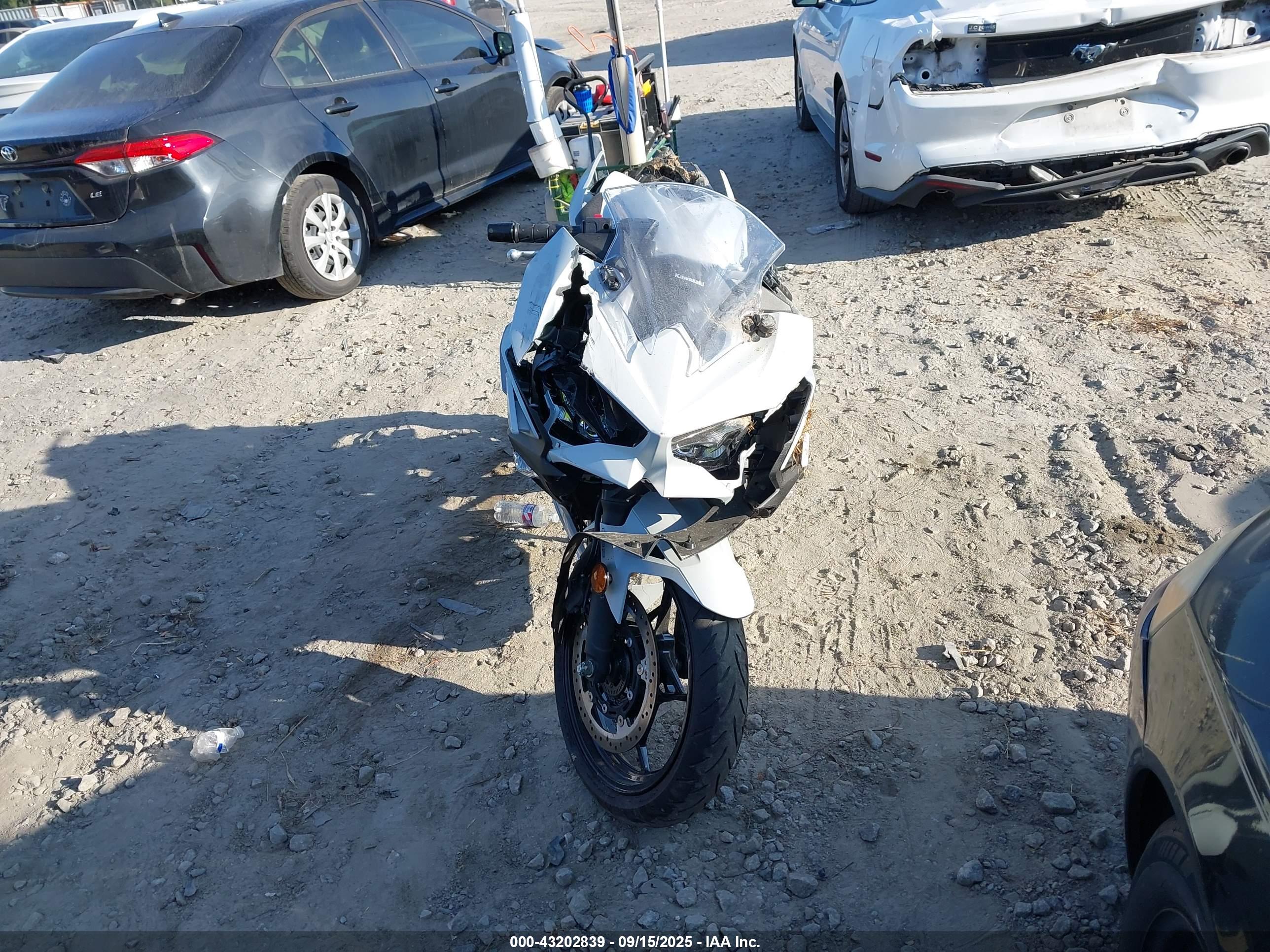 KAWASAKI EX500 image 5
