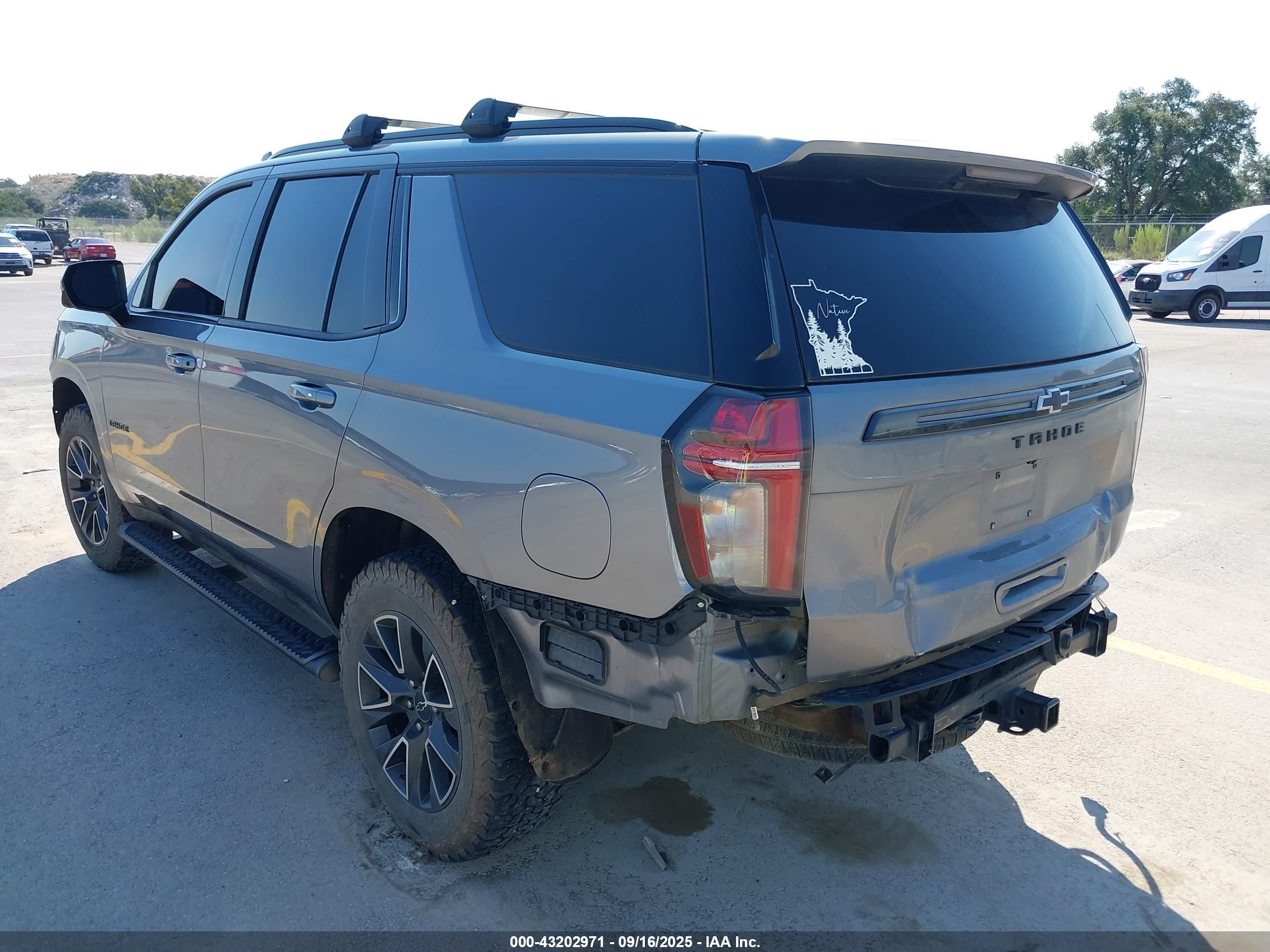 CHEVROLET TAHOE image 3