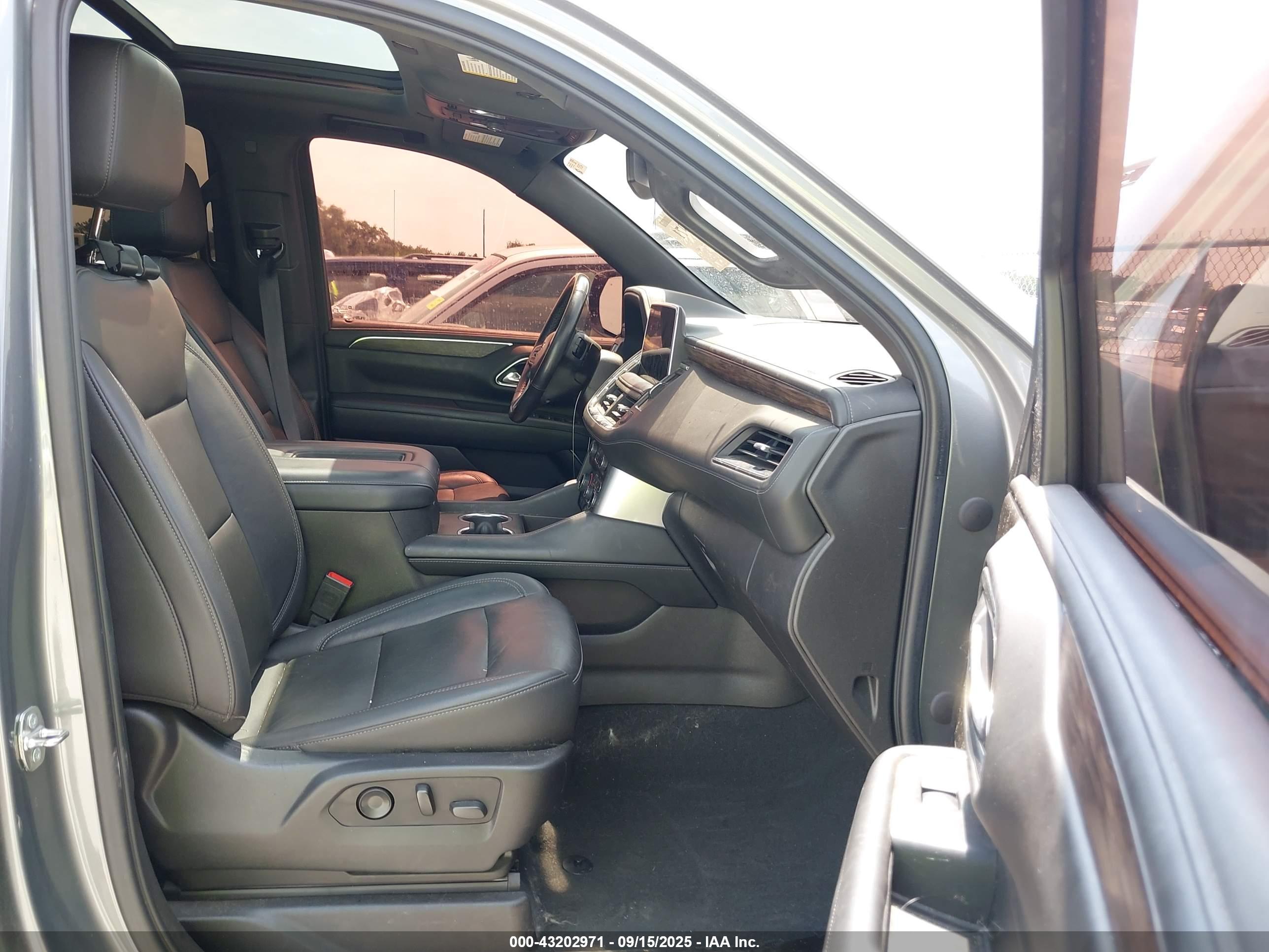 CHEVROLET TAHOE image 5