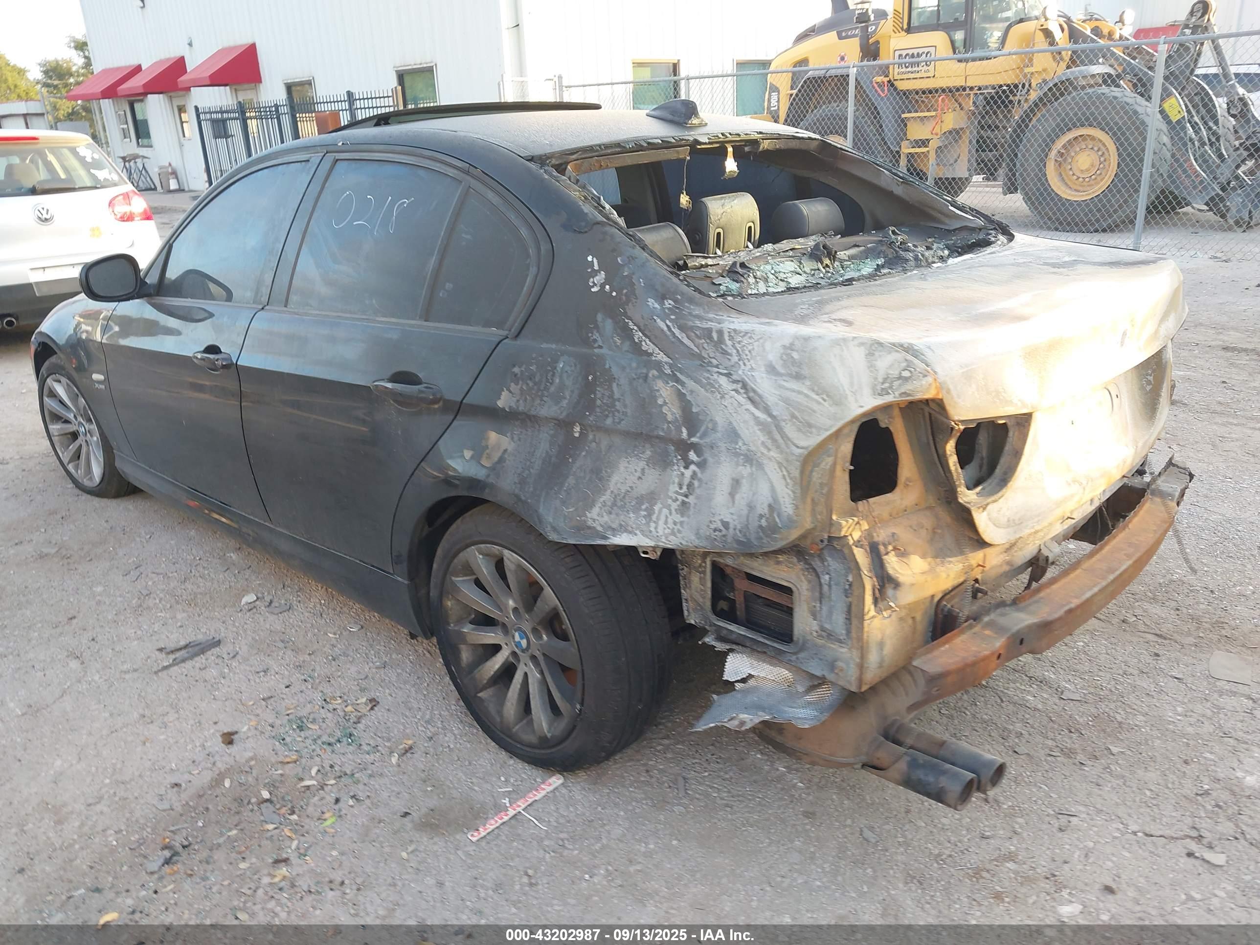 BMW 328I image 3