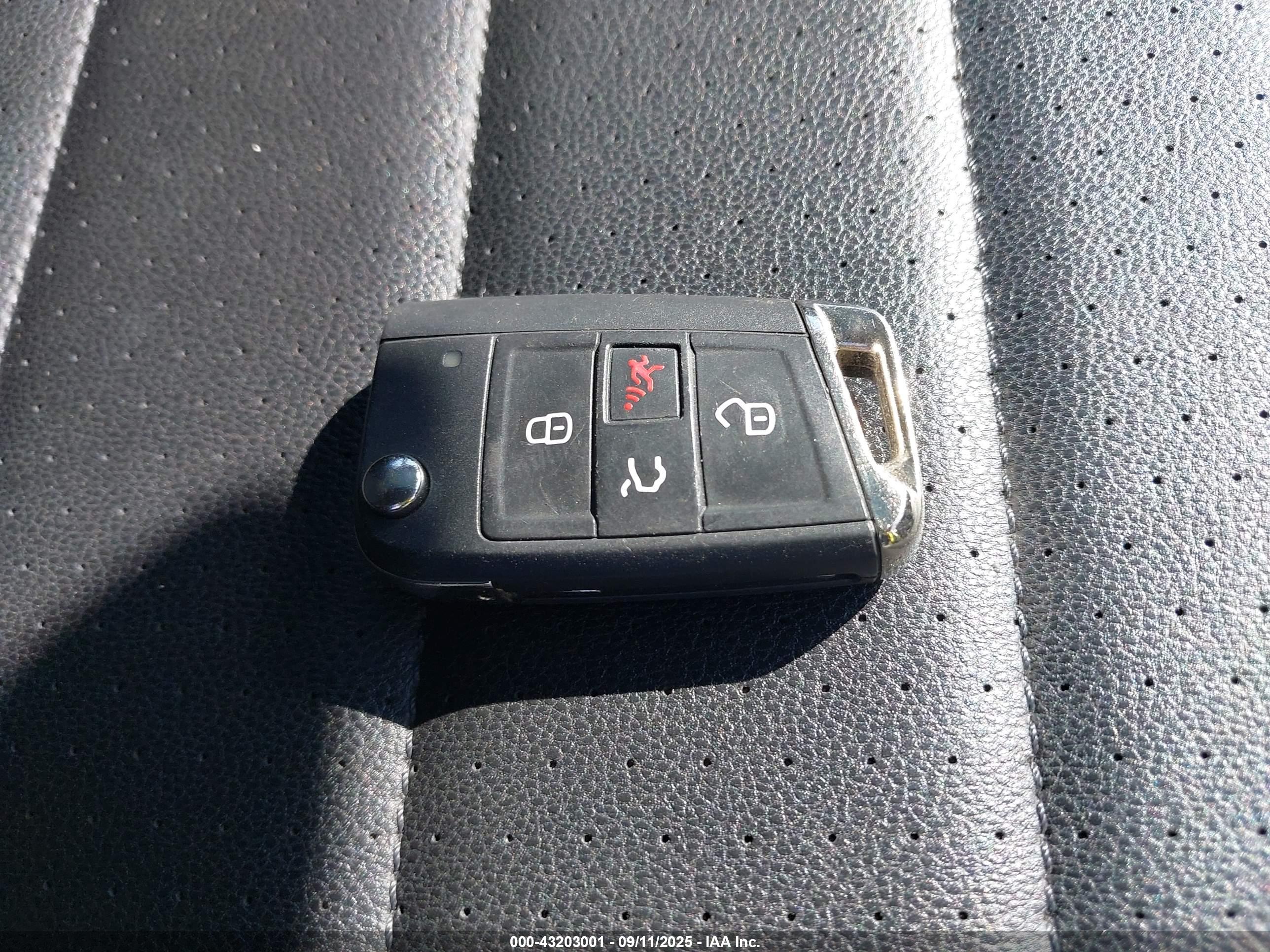 VOLKSWAGEN GOLF image 11