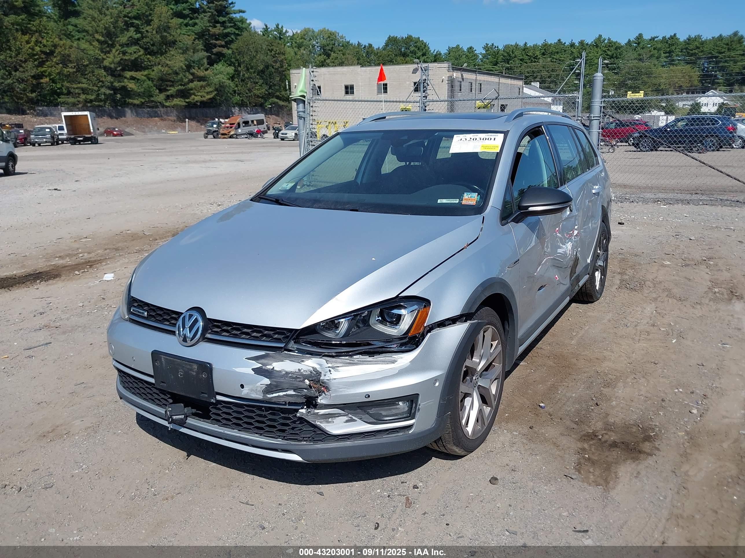 VOLKSWAGEN GOLF image 2