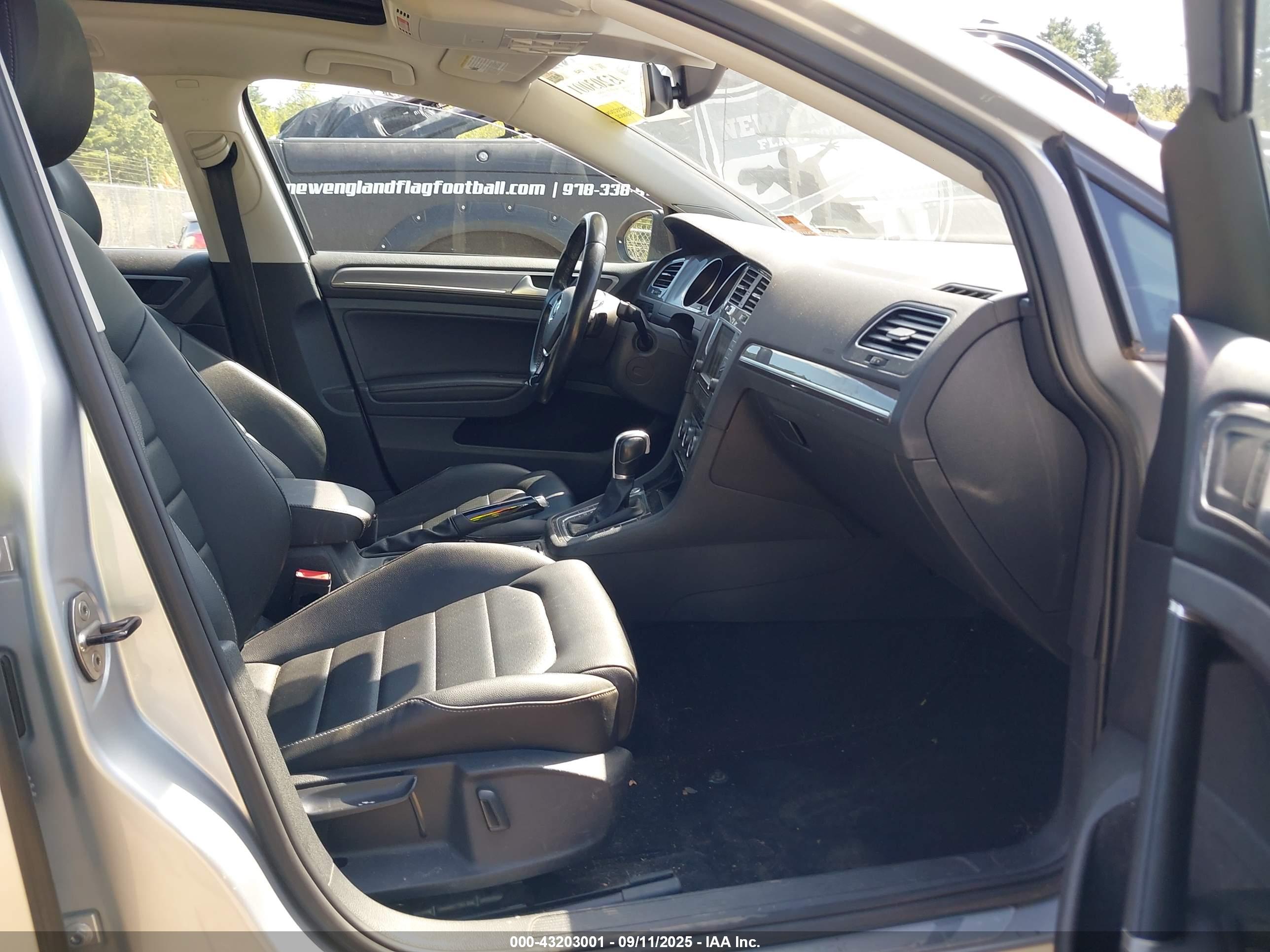 VOLKSWAGEN GOLF image 5