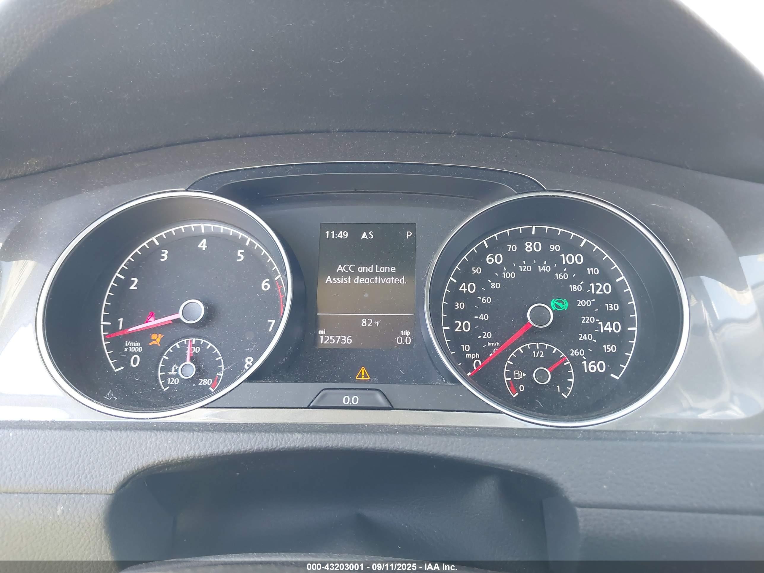 VOLKSWAGEN GOLF image 7