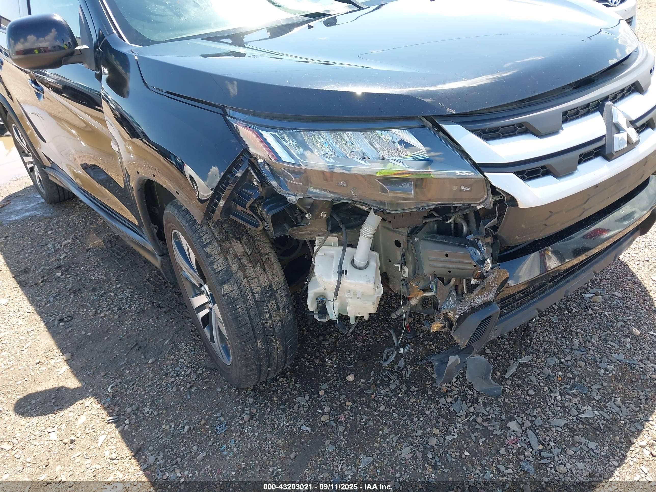 MITSUBISHI OUTLANDER image 6