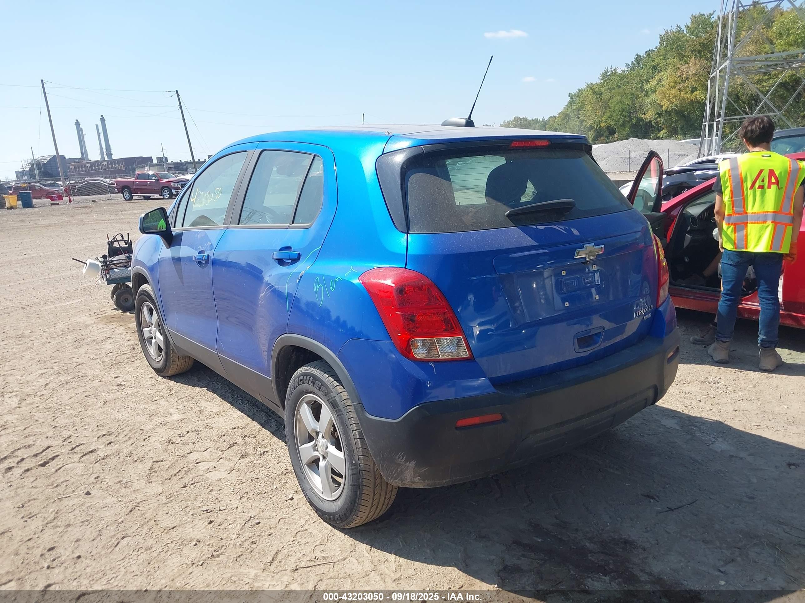 CHEVROLET TRAX image 3