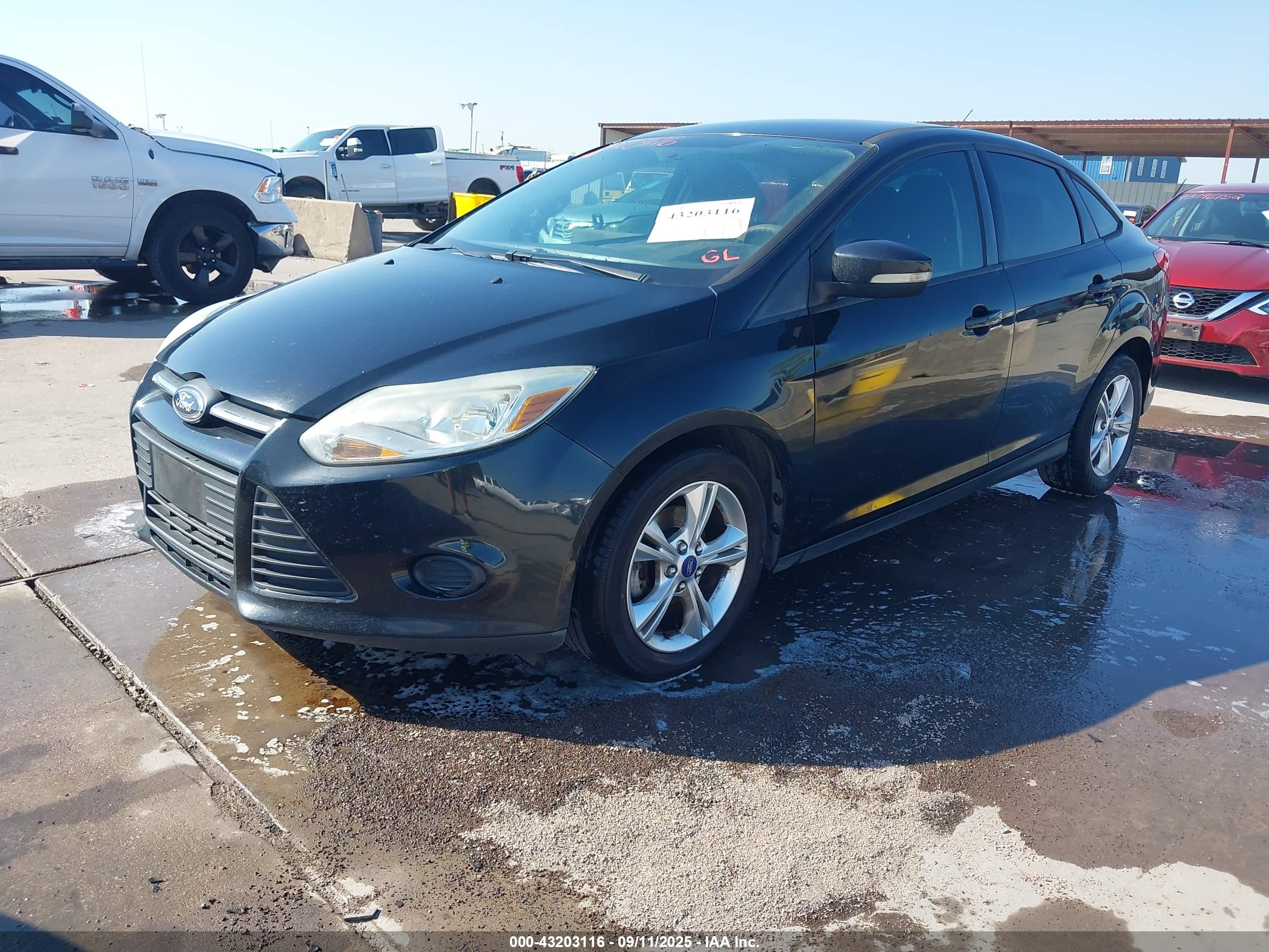 FORD FOCUS image 2