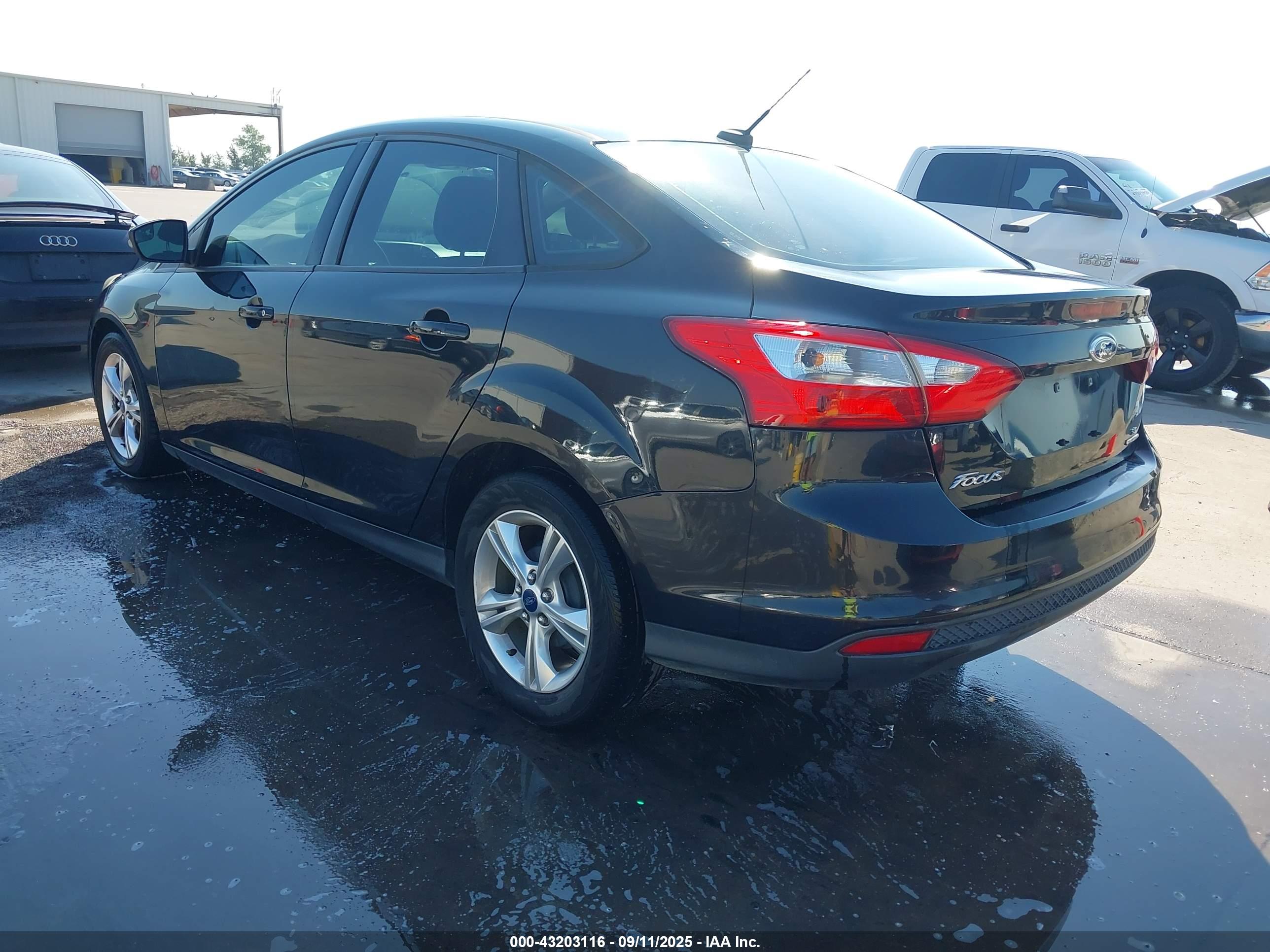 FORD FOCUS image 3
