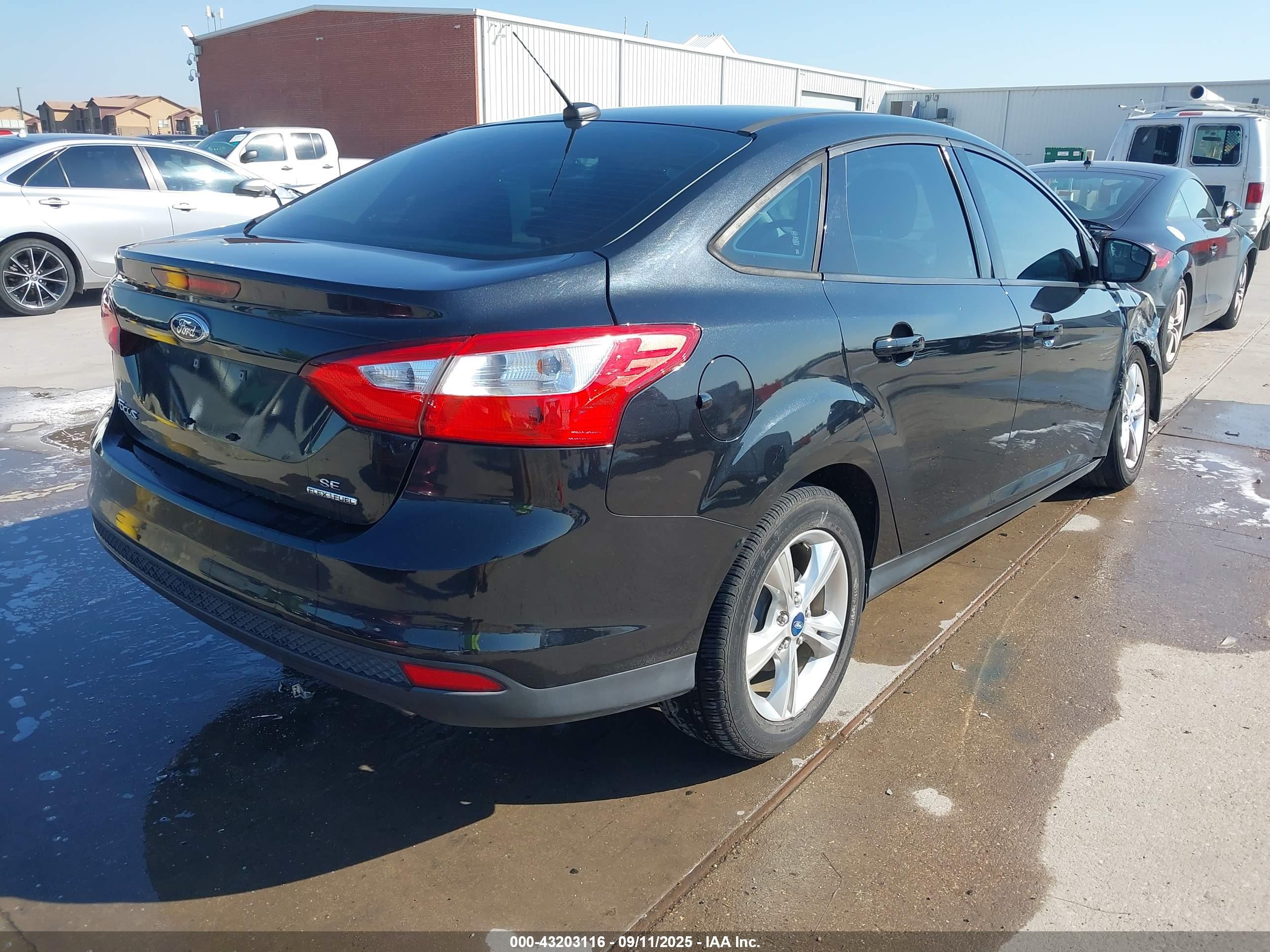 FORD FOCUS image 4