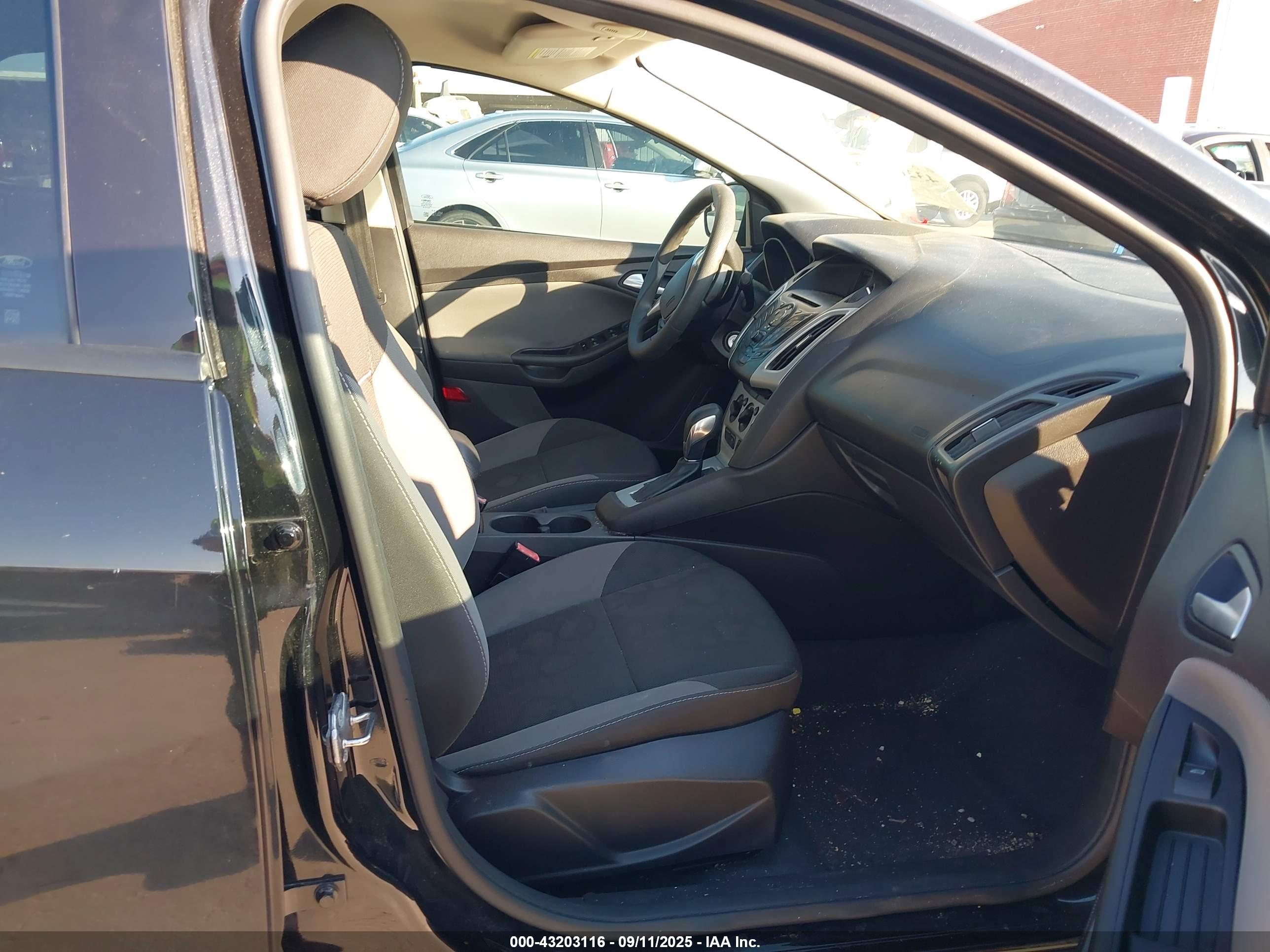 FORD FOCUS image 5