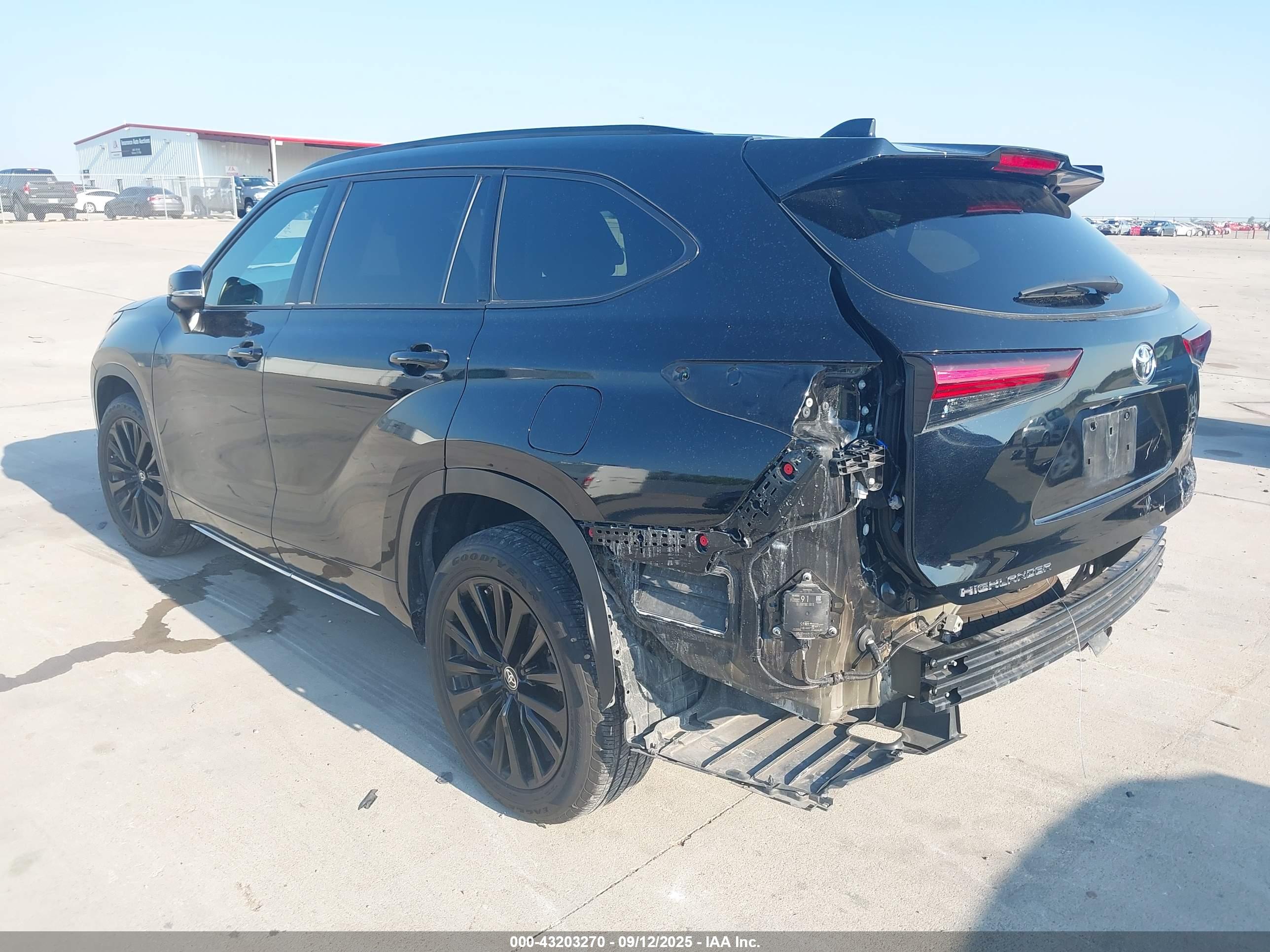 TOYOTA HIGHLANDER image 3