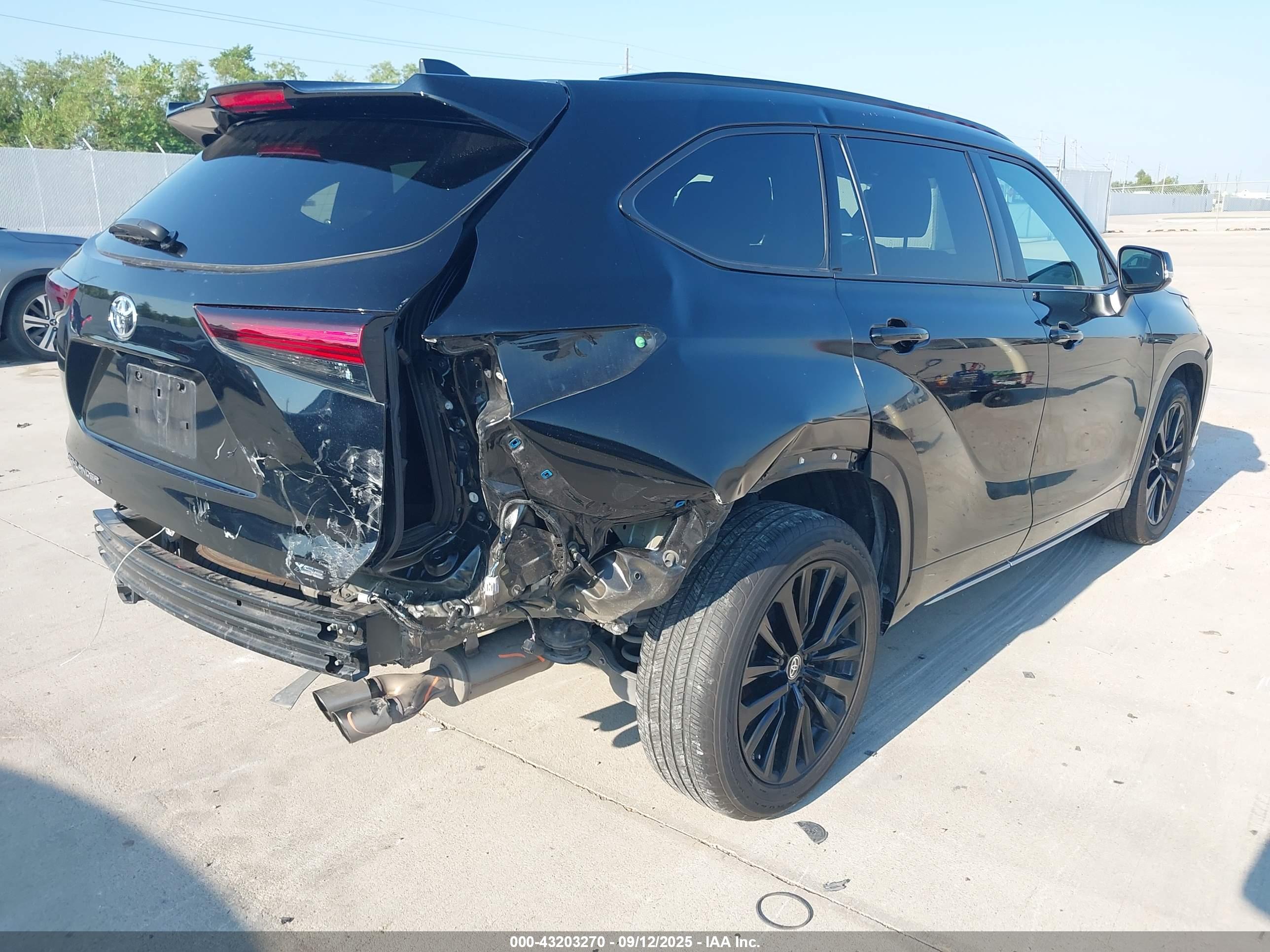 TOYOTA HIGHLANDER image 6