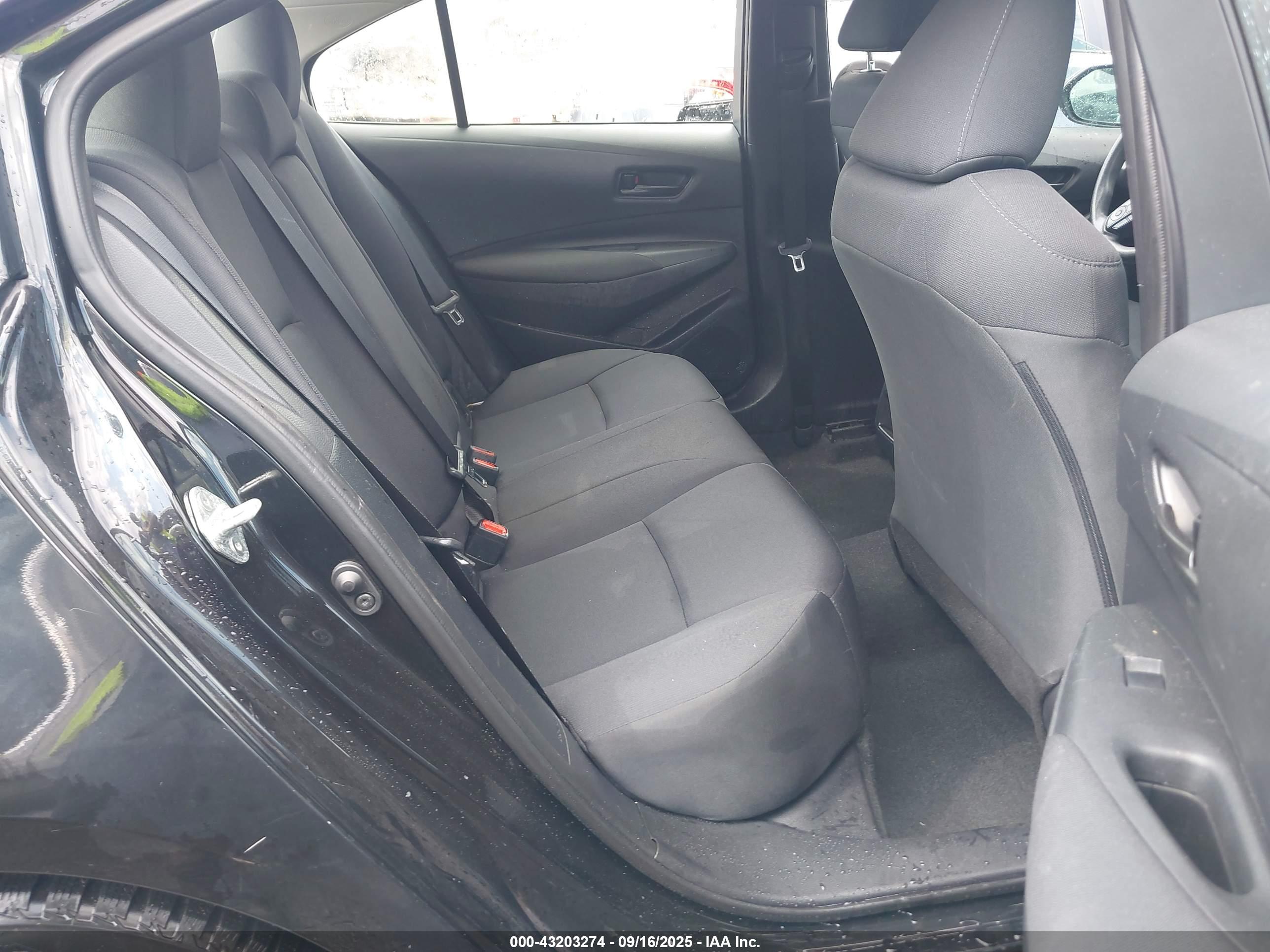 TOYOTA COROLLA image 8