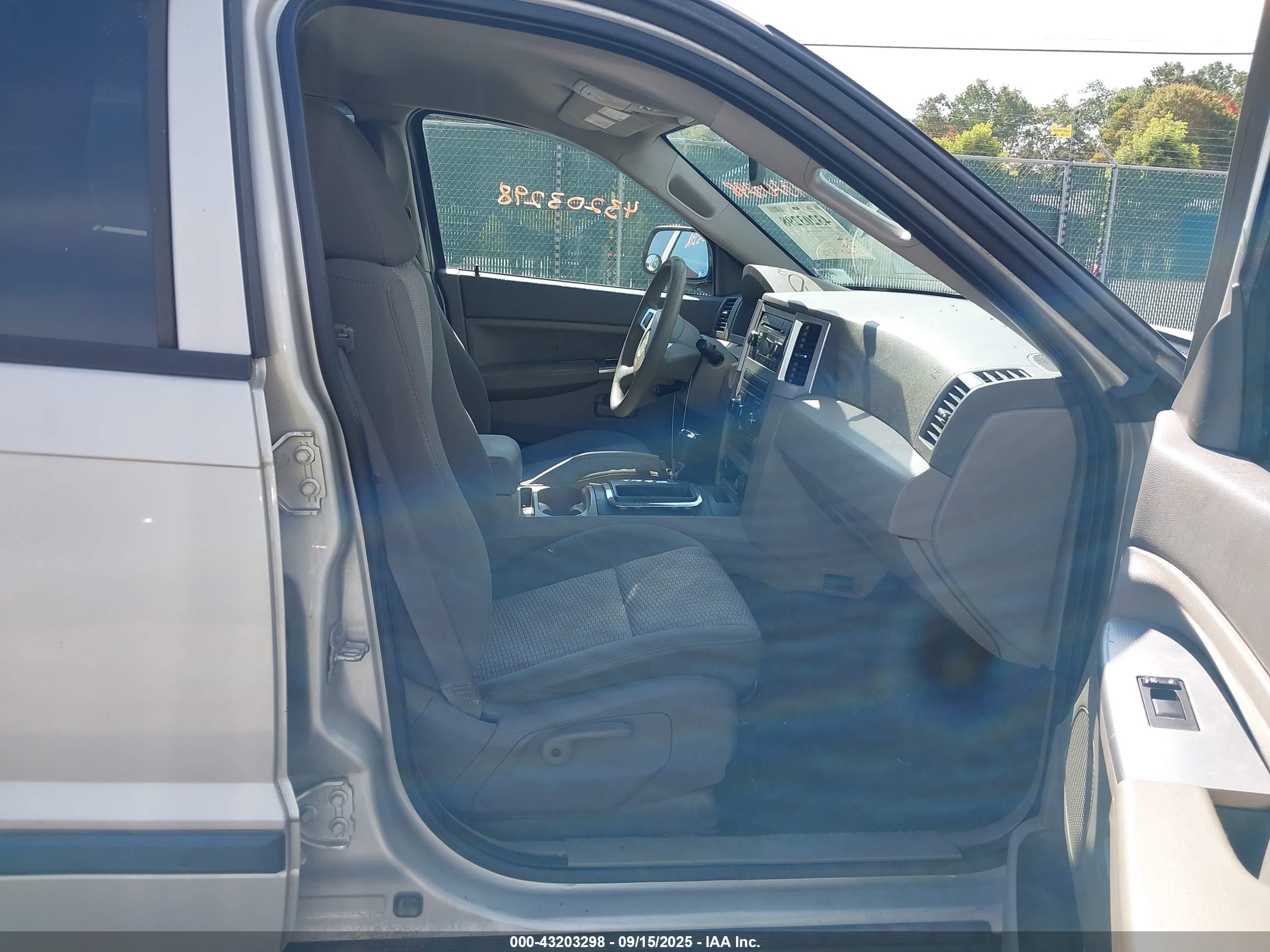 JEEP GRAND image 5