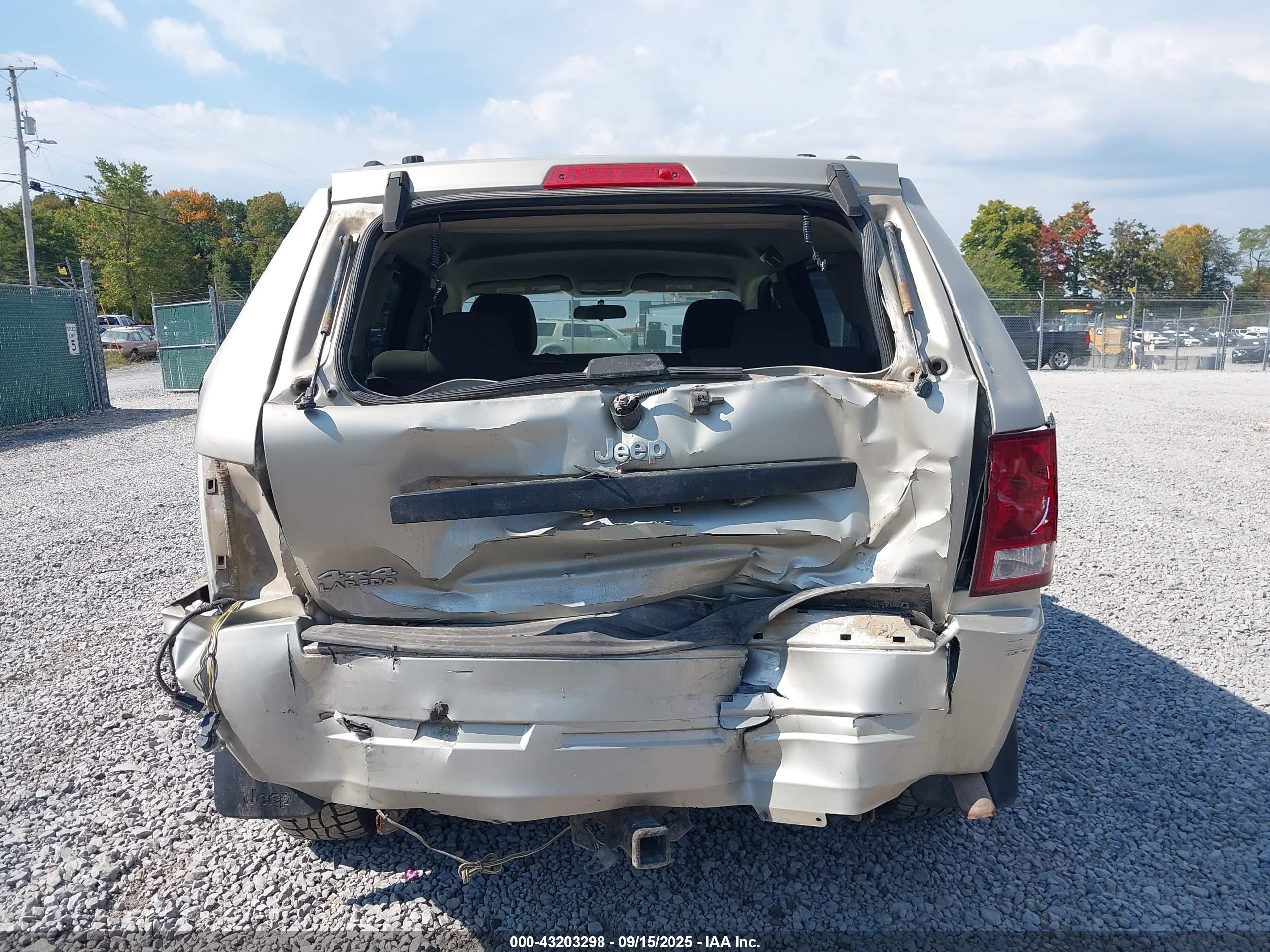 JEEP GRAND image 6