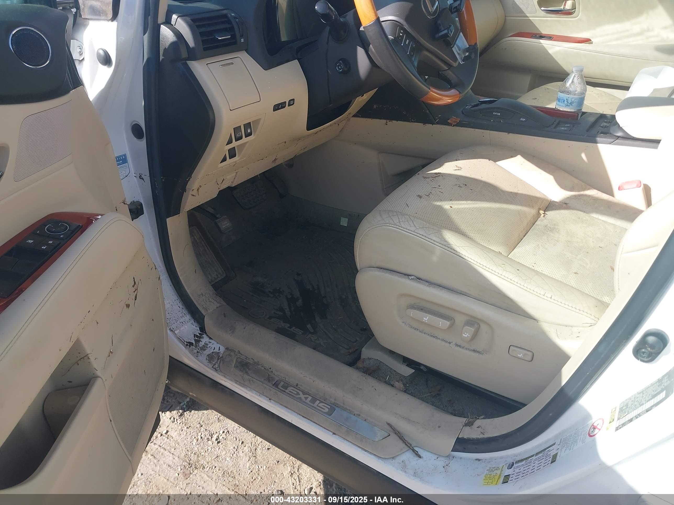 LEXUS RX image 6