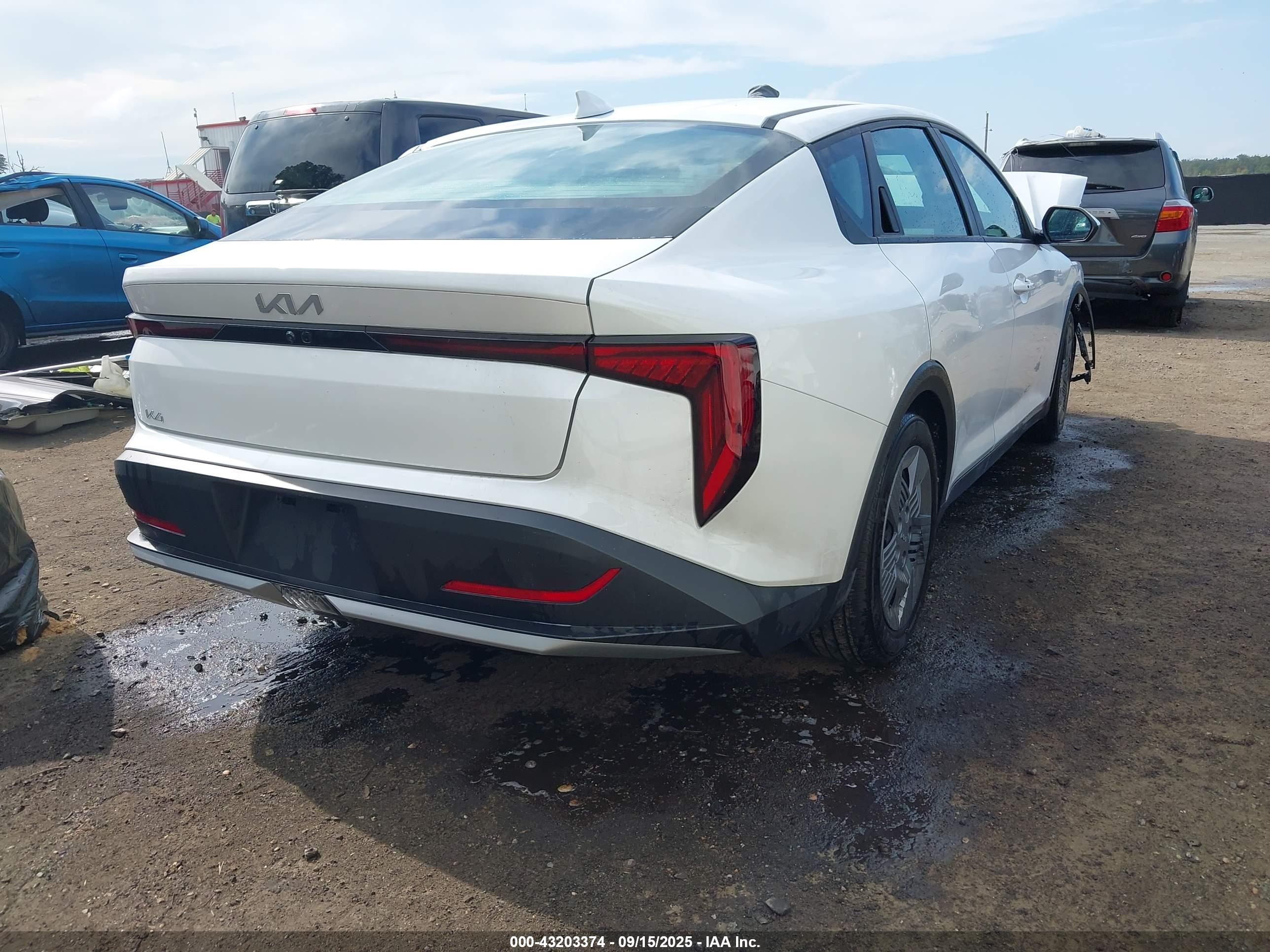 KIA K4 image 4