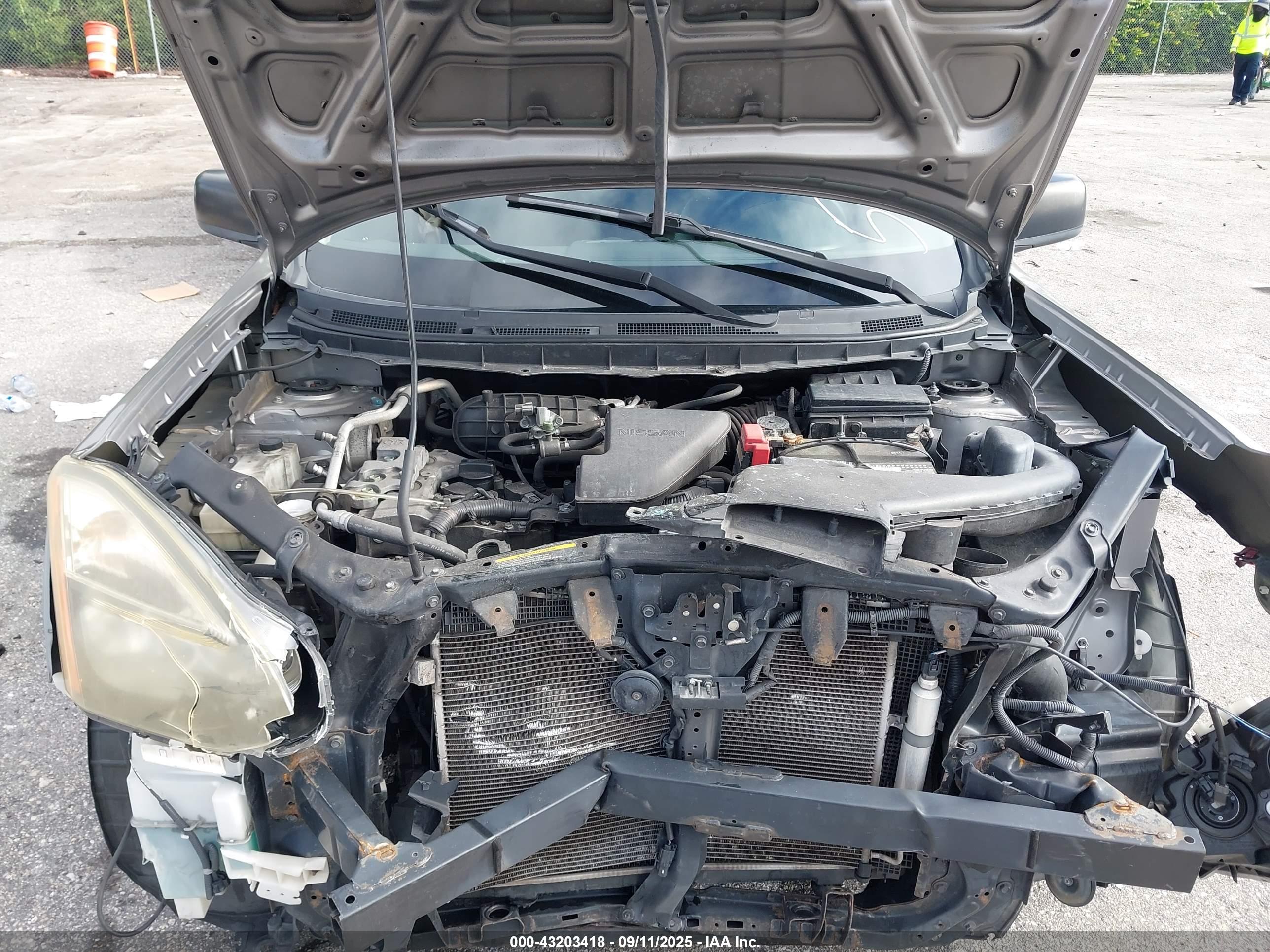 NISSAN ROGUE image 10