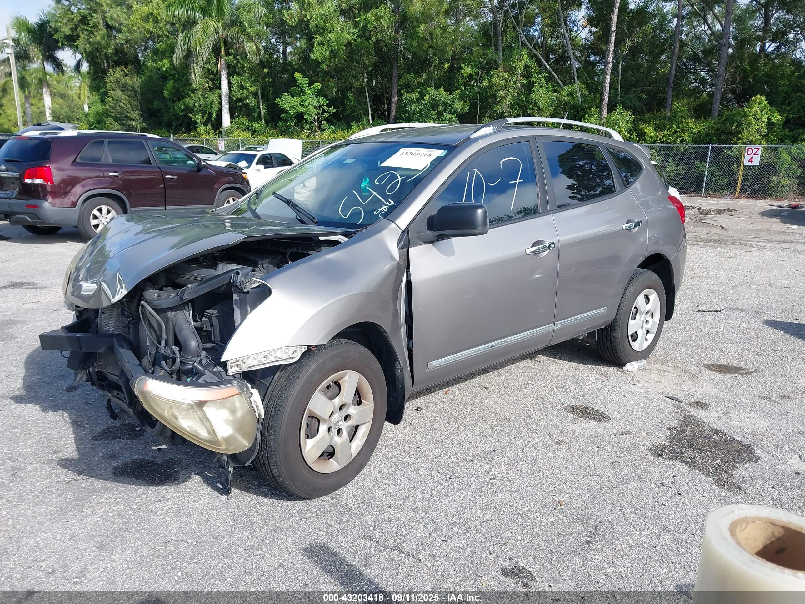 NISSAN ROGUE image 2