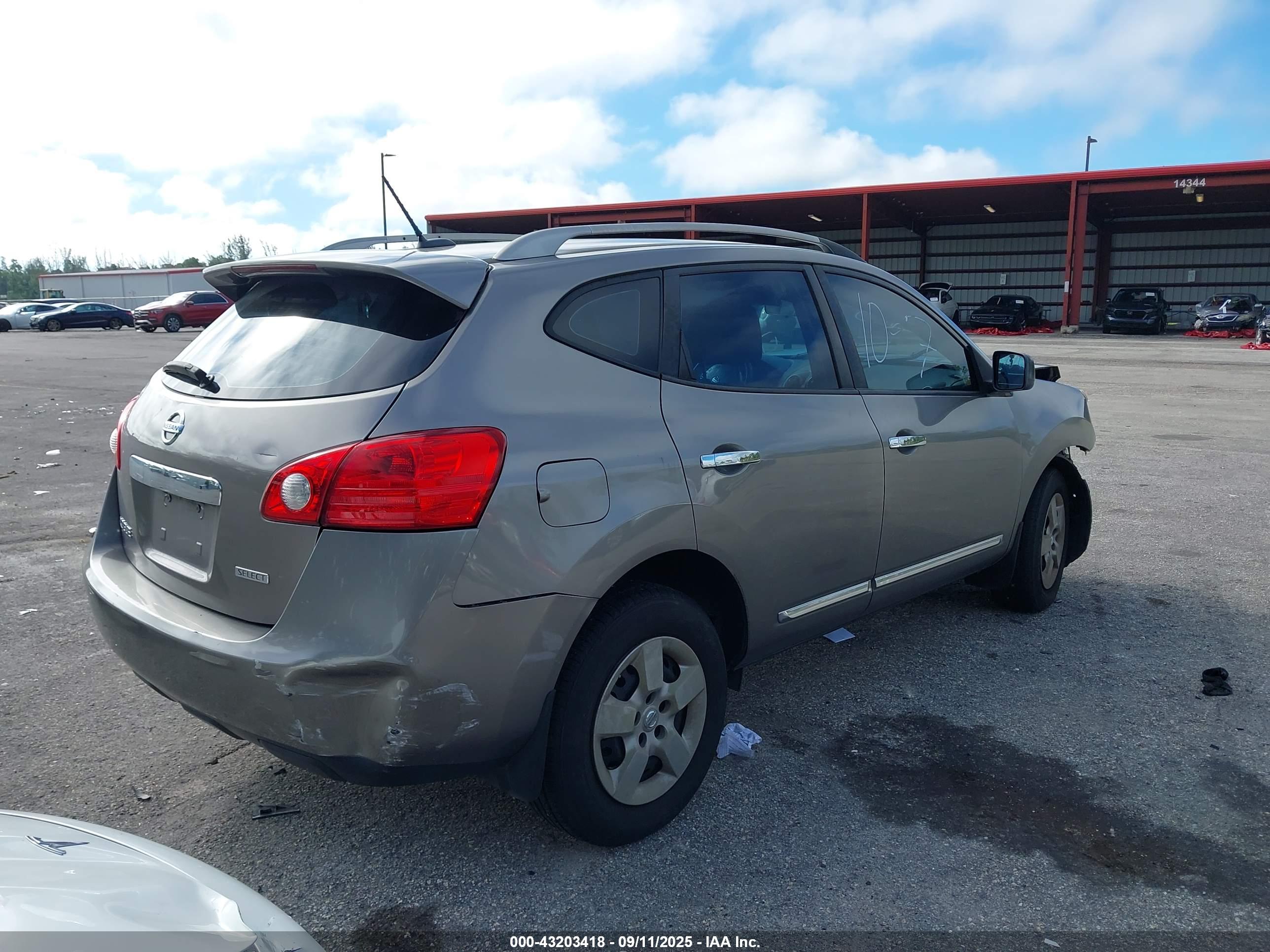 NISSAN ROGUE image 4