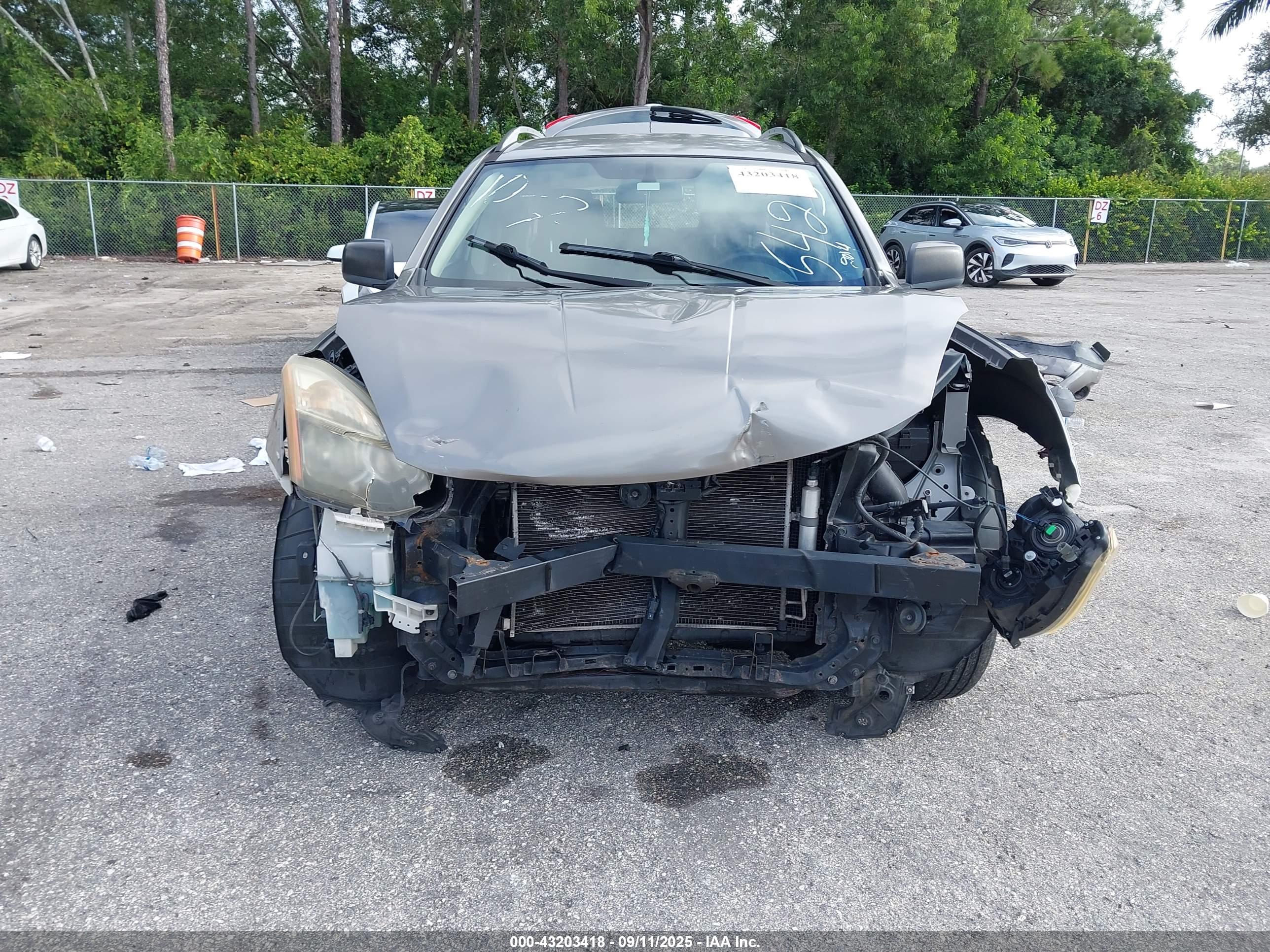 NISSAN ROGUE image 6