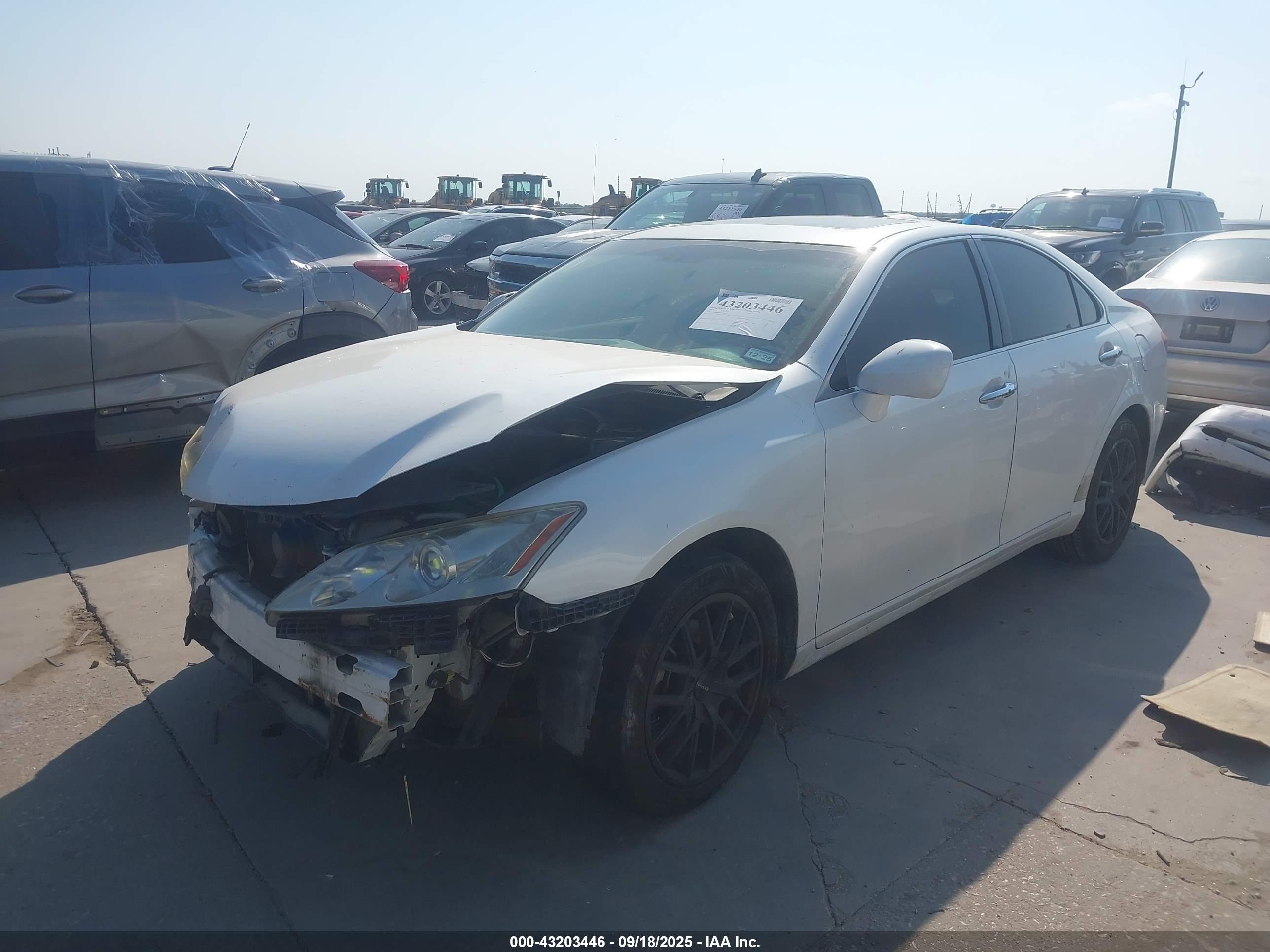 LEXUS ES image 2
