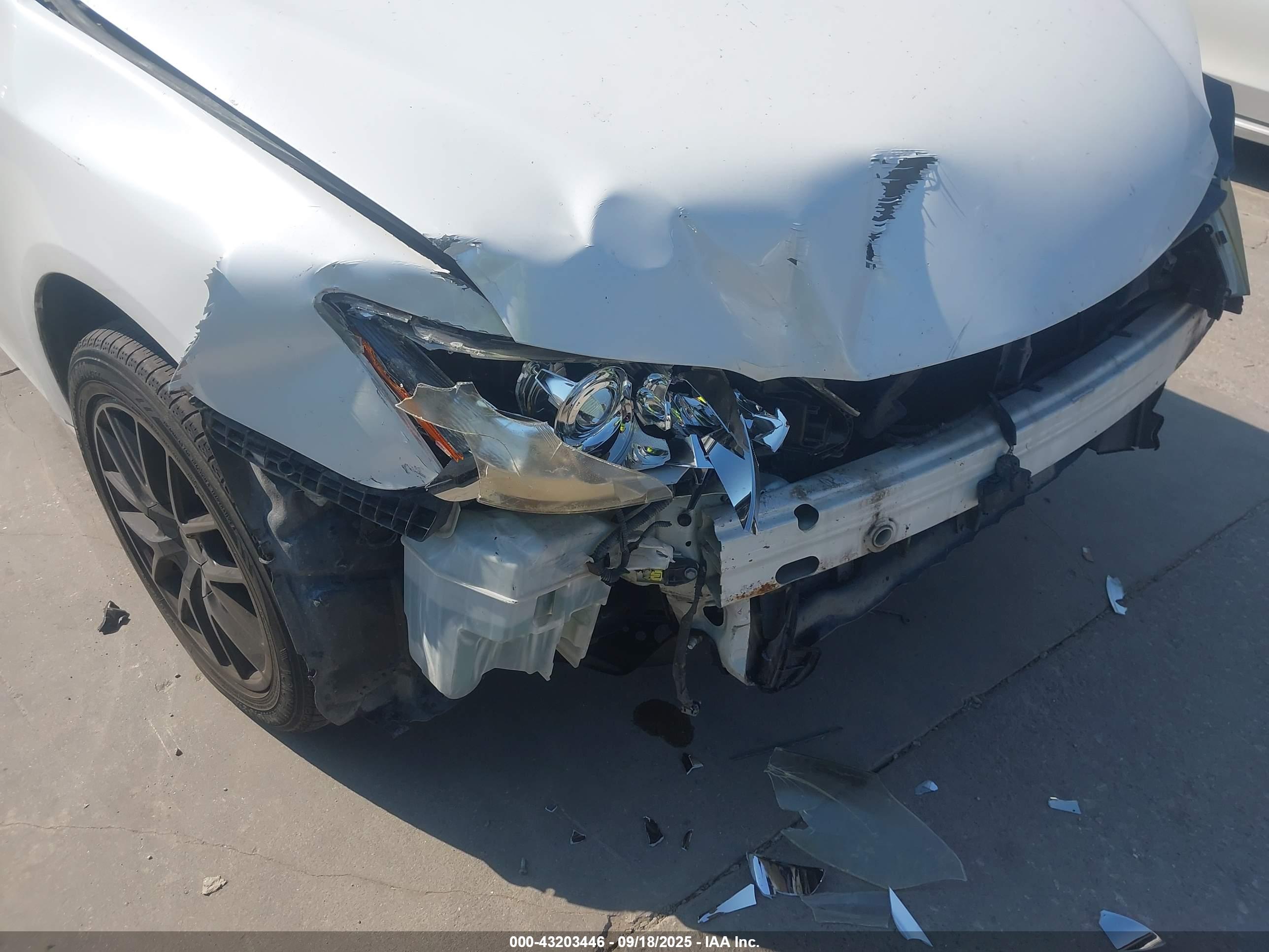LEXUS ES image 6