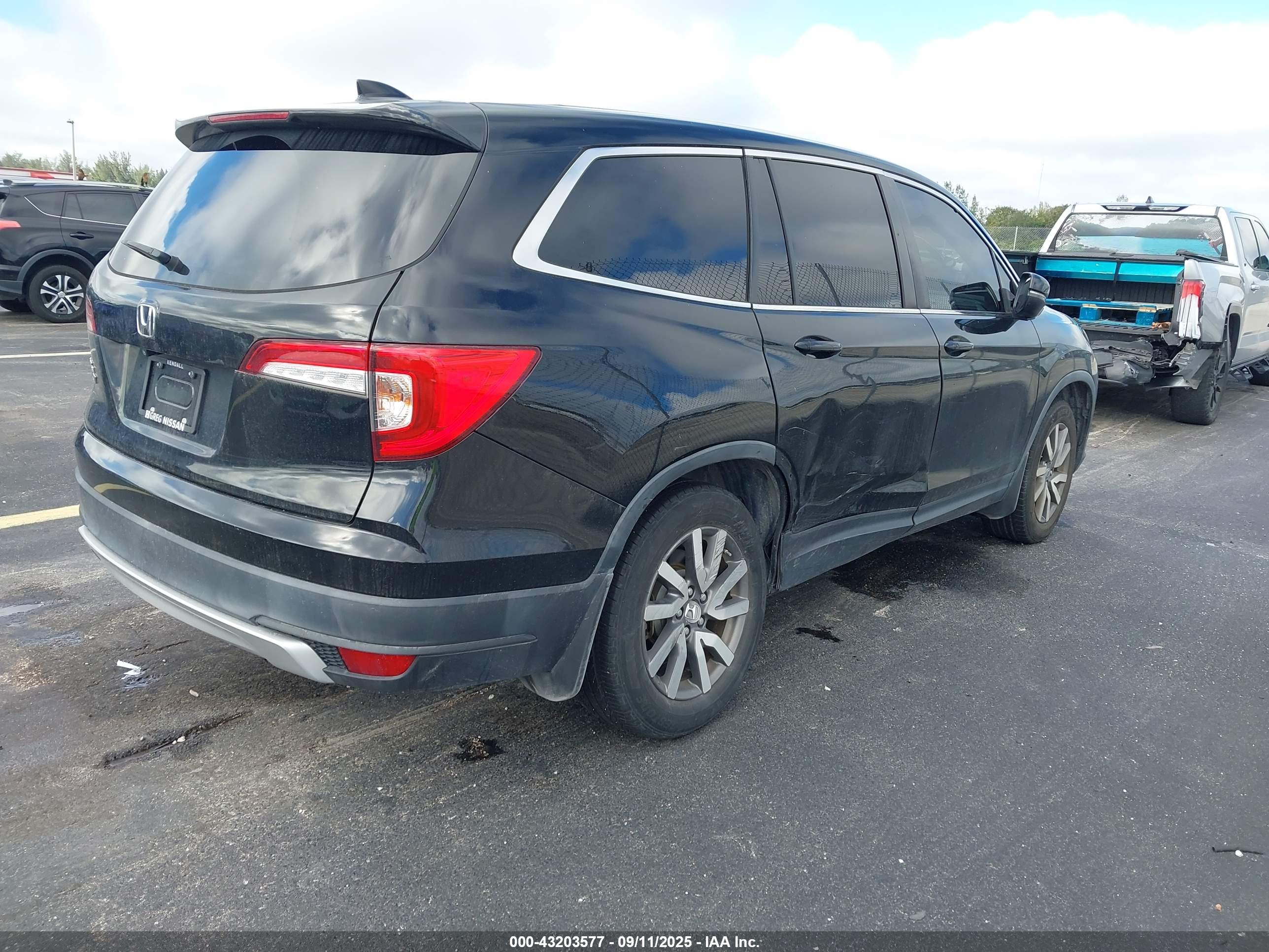 HONDA PILOT image 4