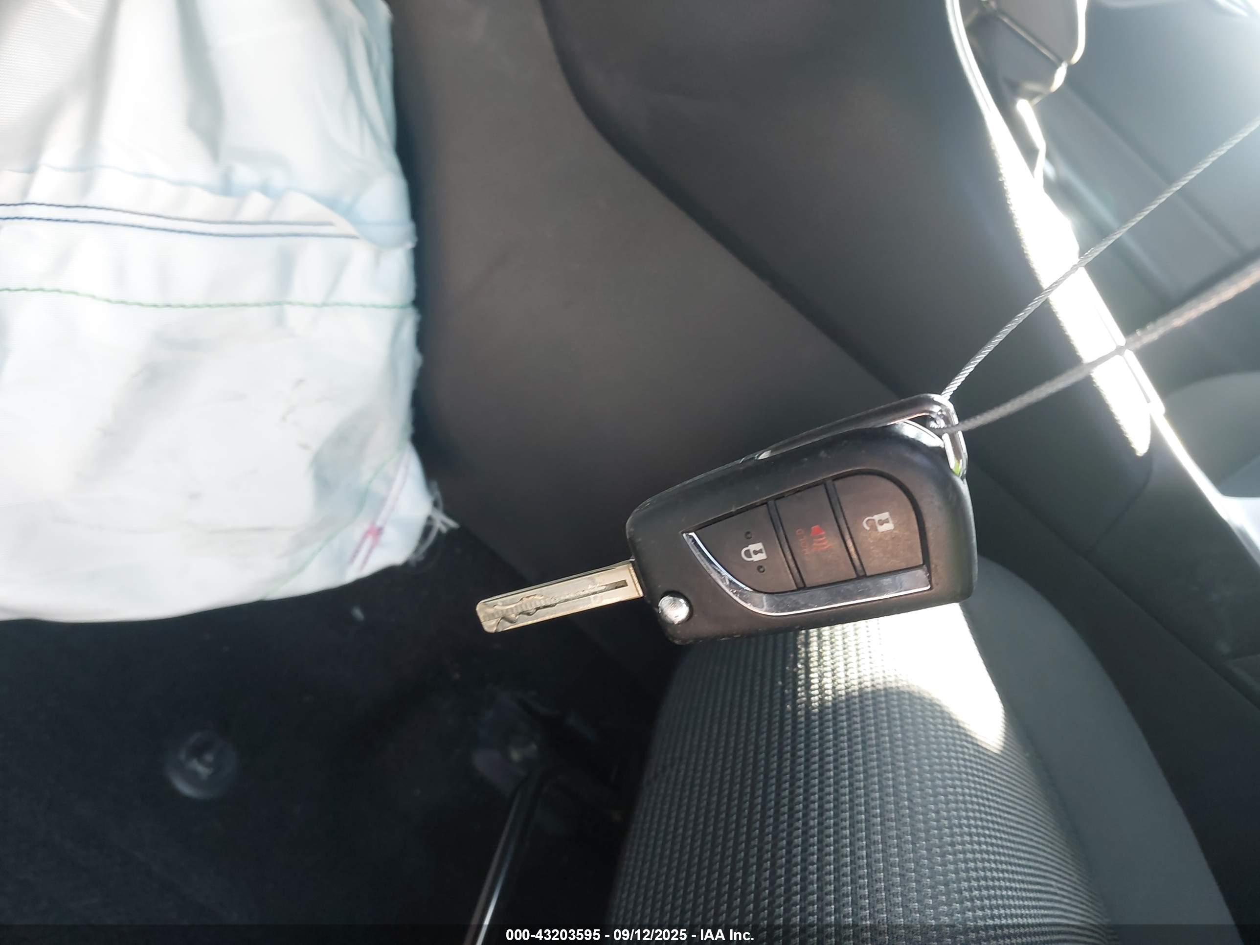 TOYOTA RAV4 image 11