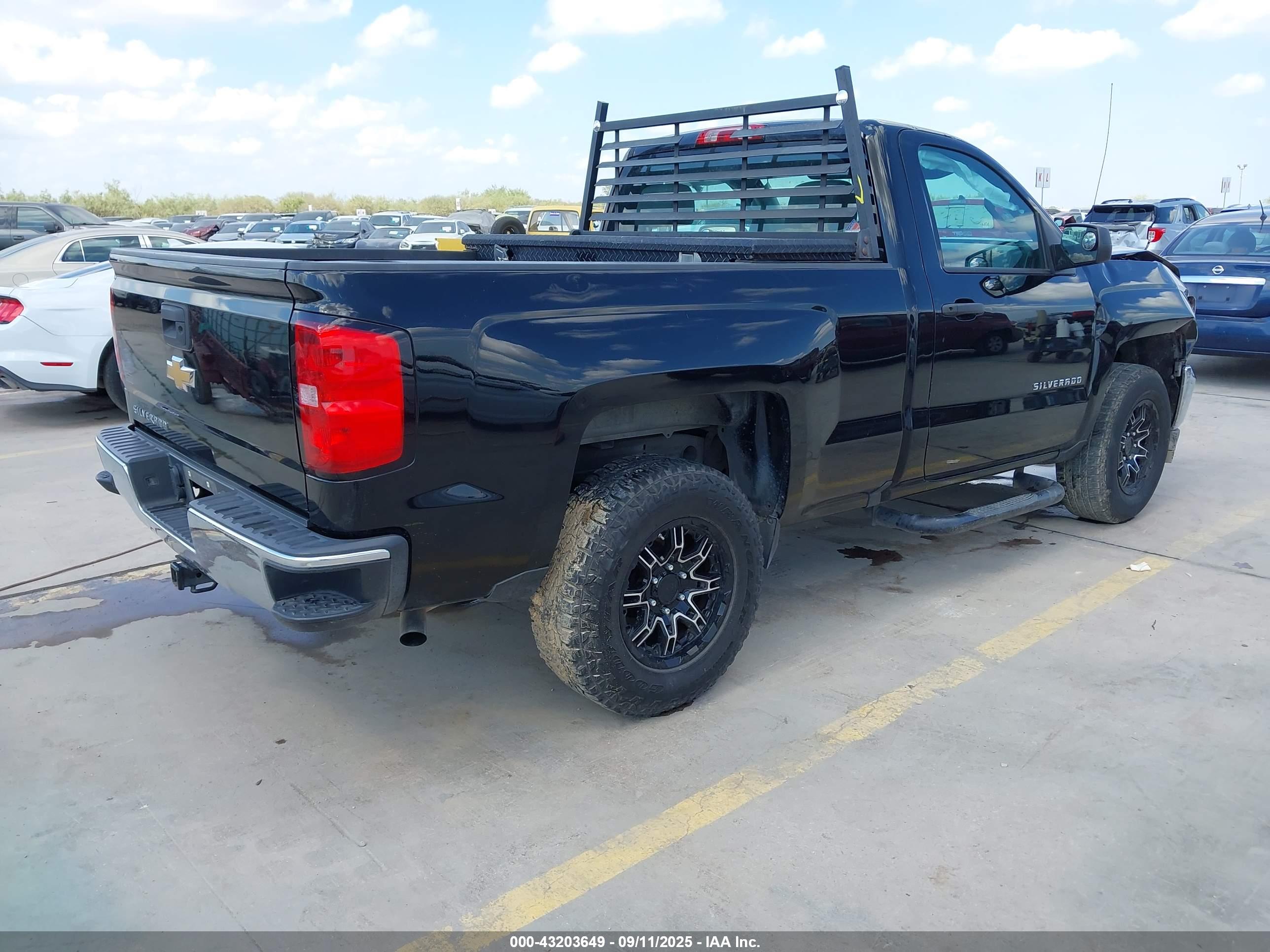 CHEVROLET SILVERADO image 4