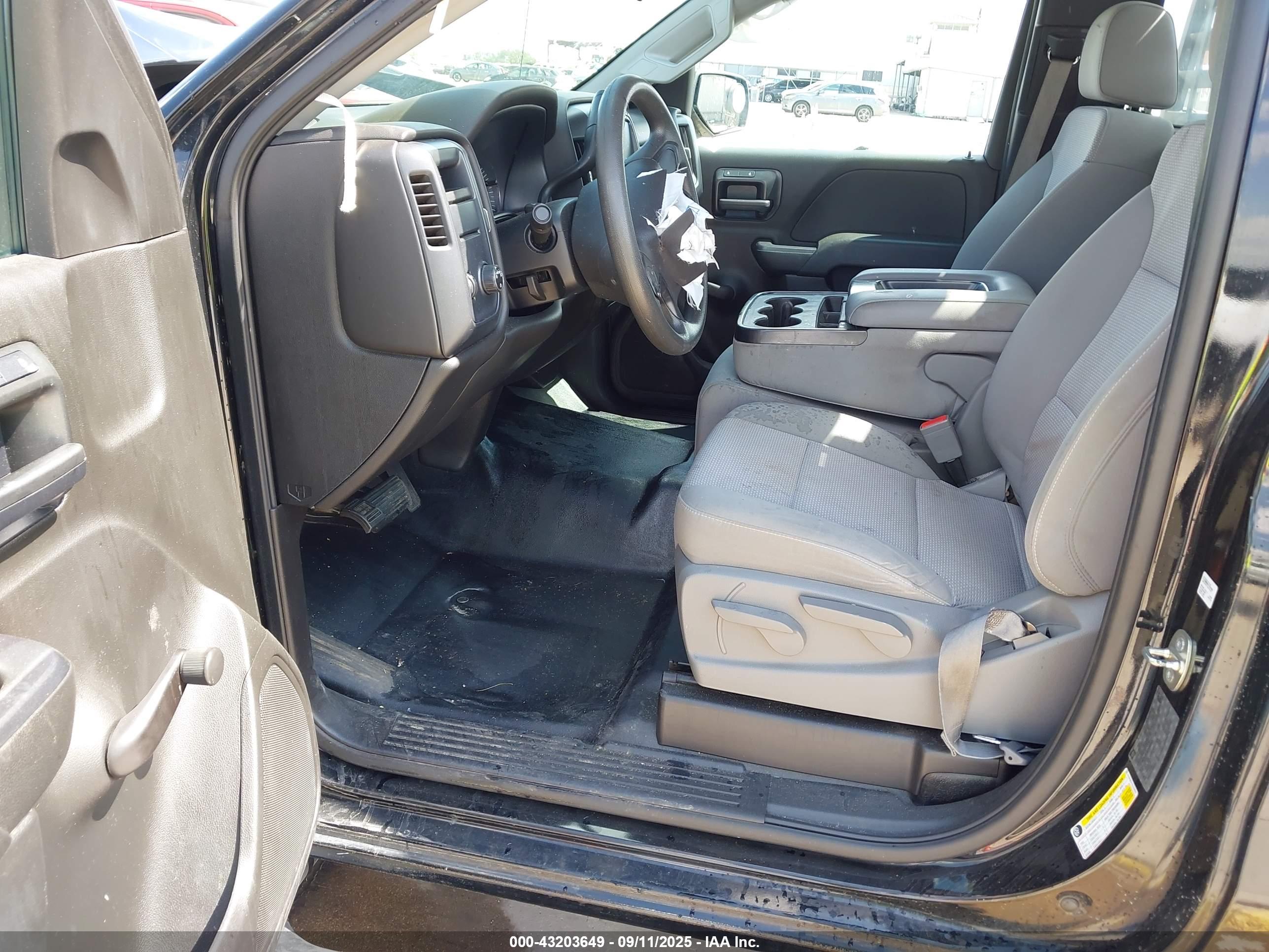 CHEVROLET SILVERADO image 8