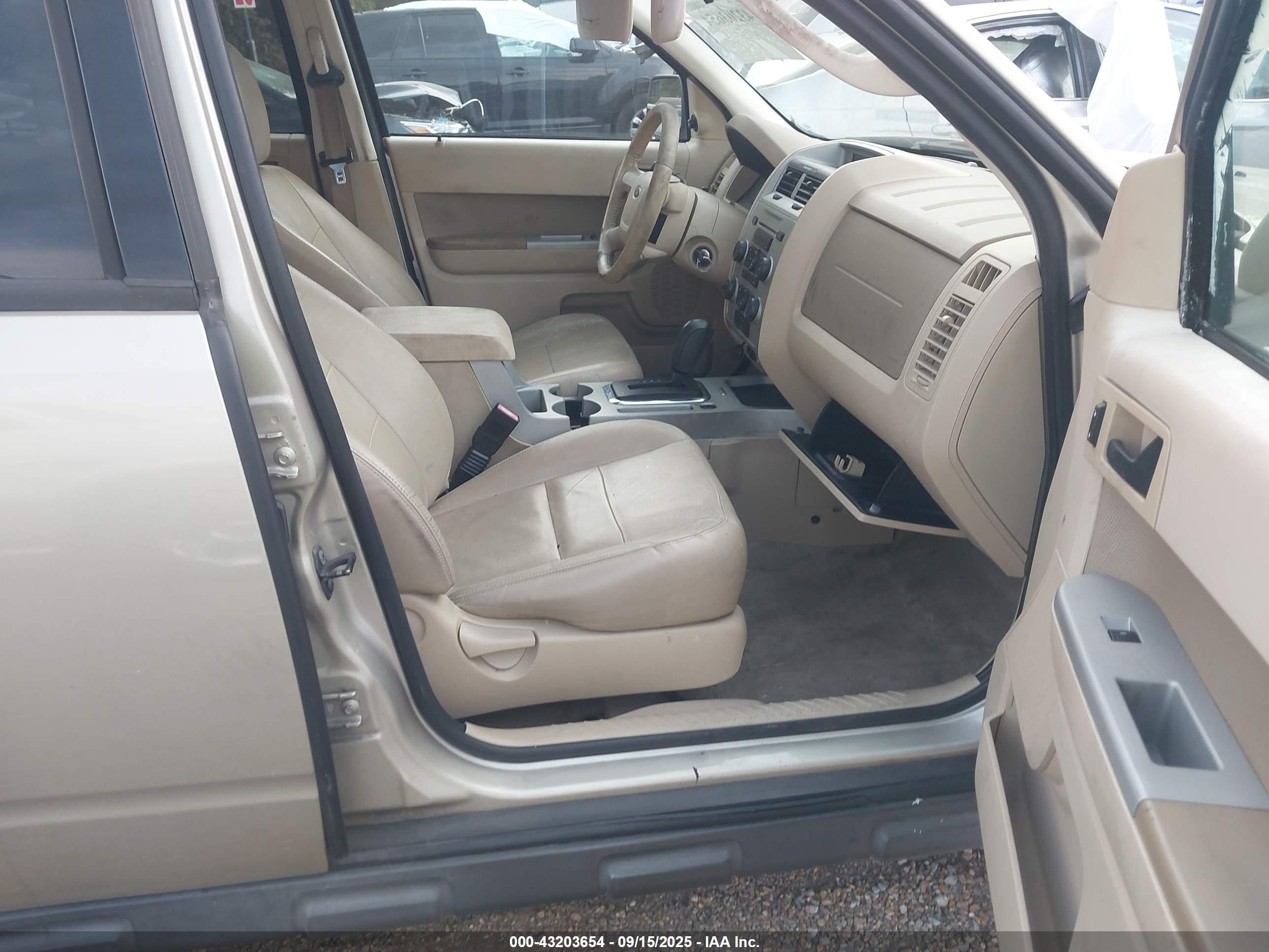 FORD ESCAPE image 5