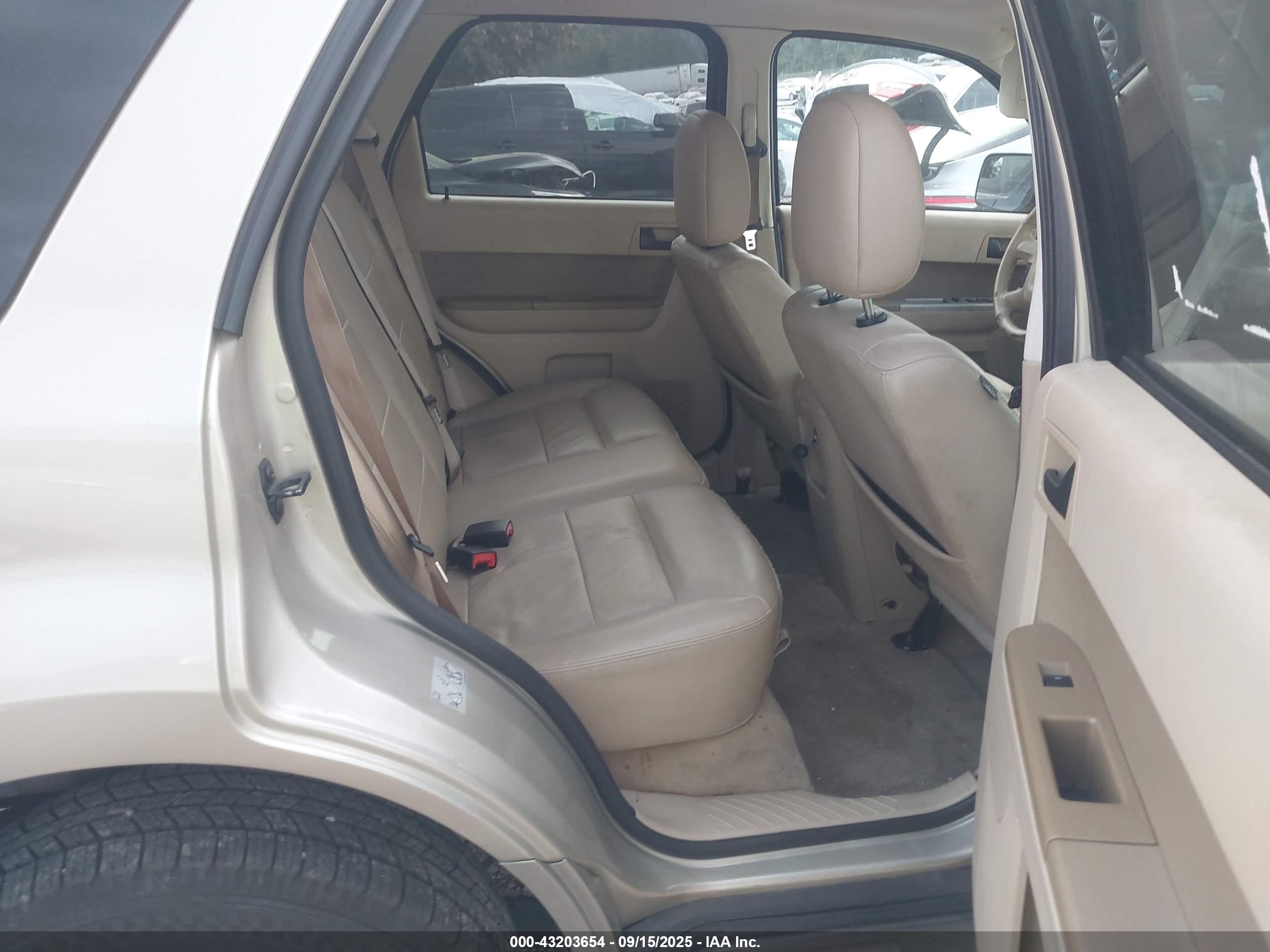 FORD ESCAPE image 8