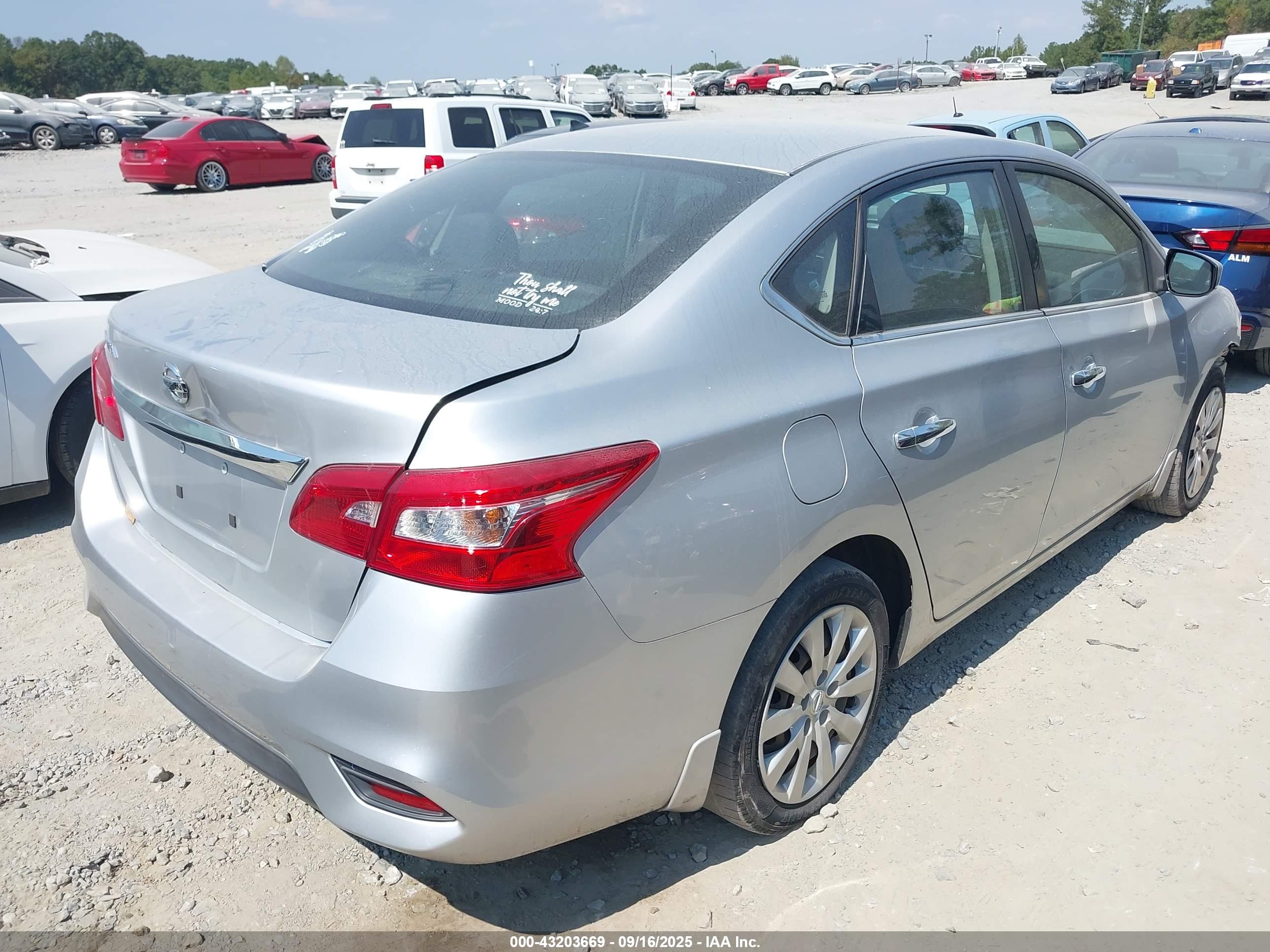 NISSAN SENTRA image 4