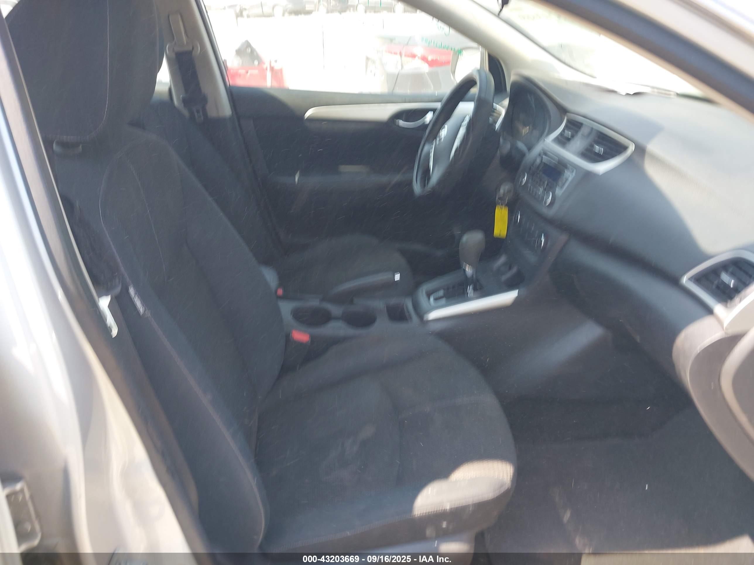 NISSAN SENTRA image 5