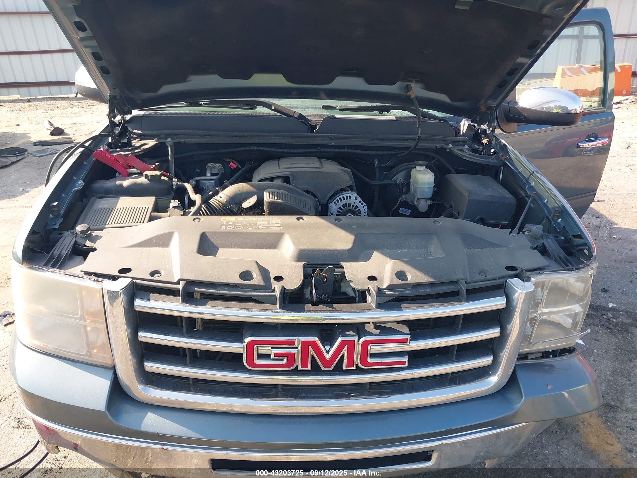 GMC SIERRA image 10