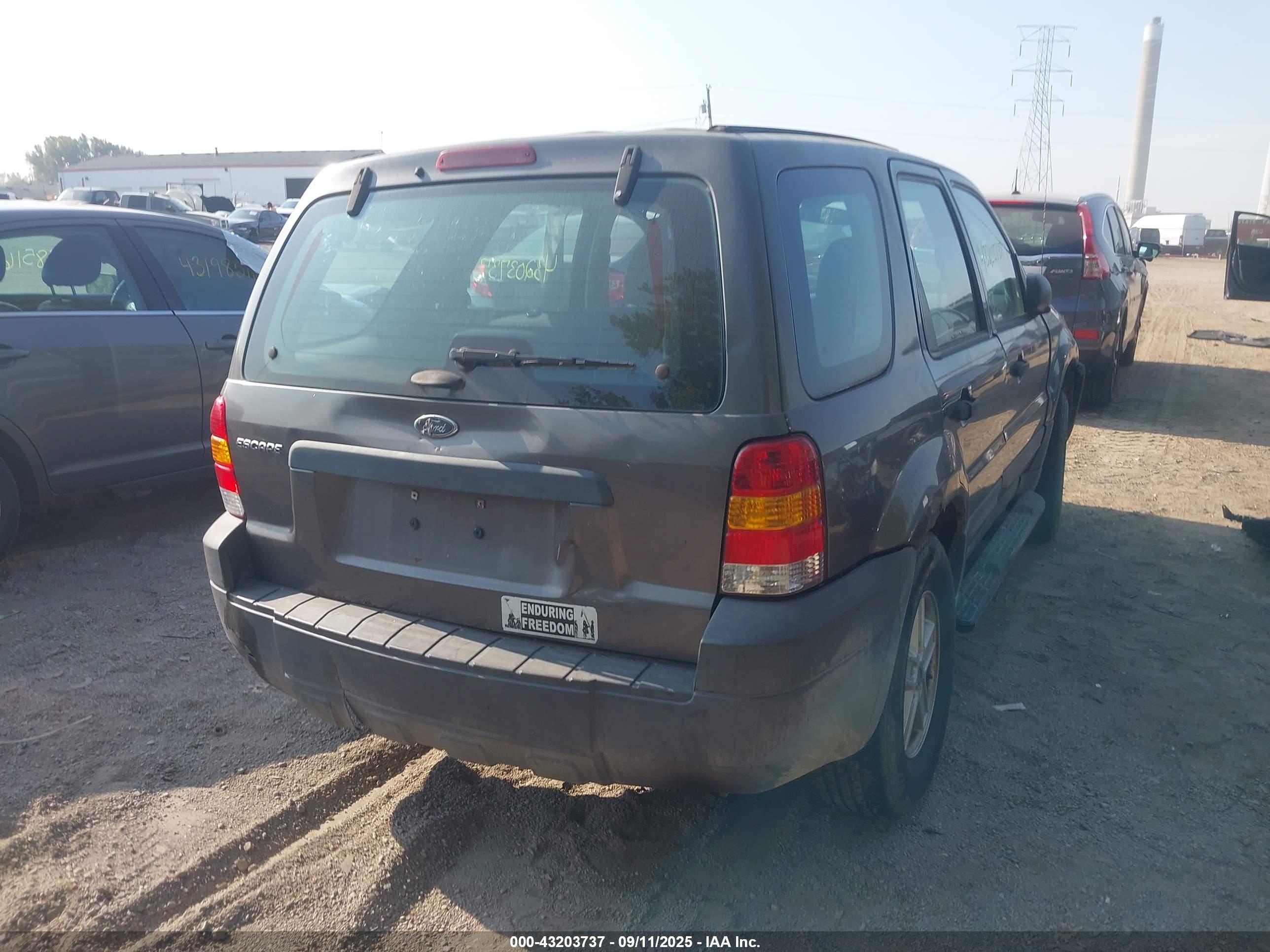 FORD ESCAPE image 4
