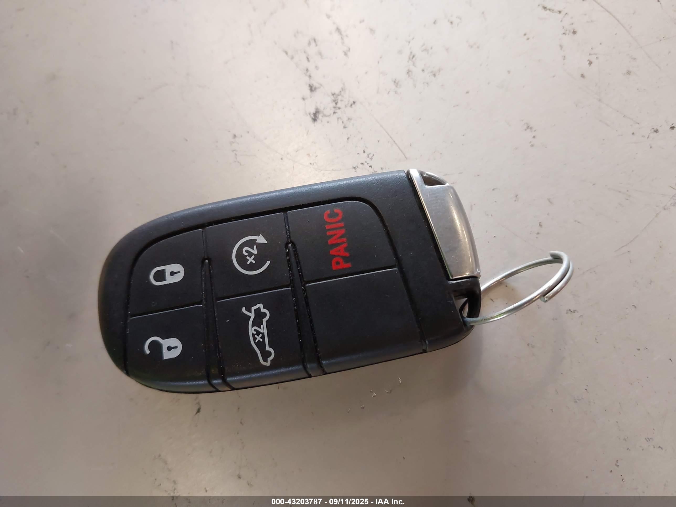 CHRYSLER 300C image 11