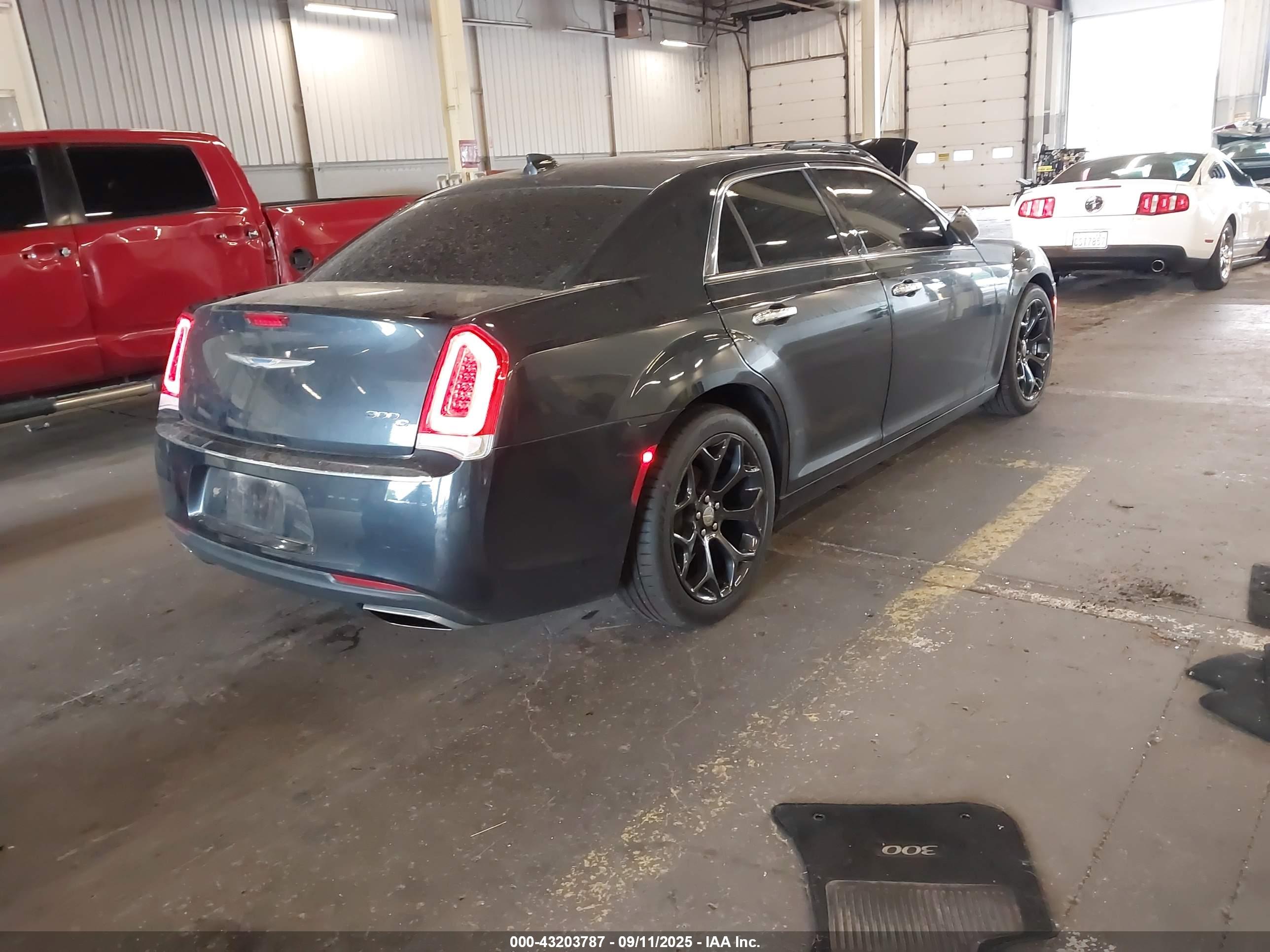 CHRYSLER 300C image 4