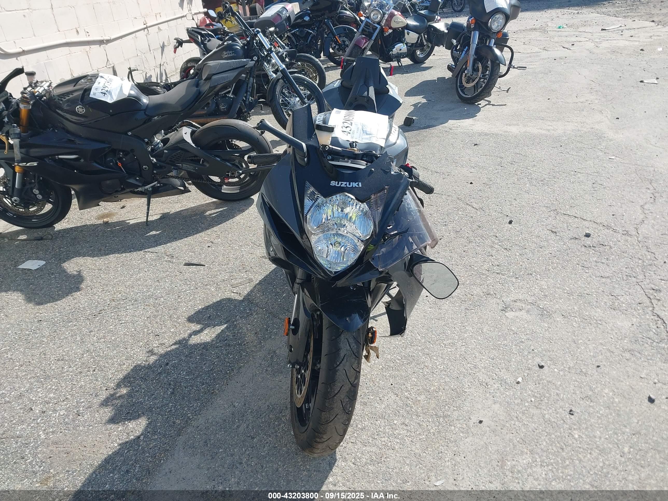 SUZUKI GSX-R600 image 5