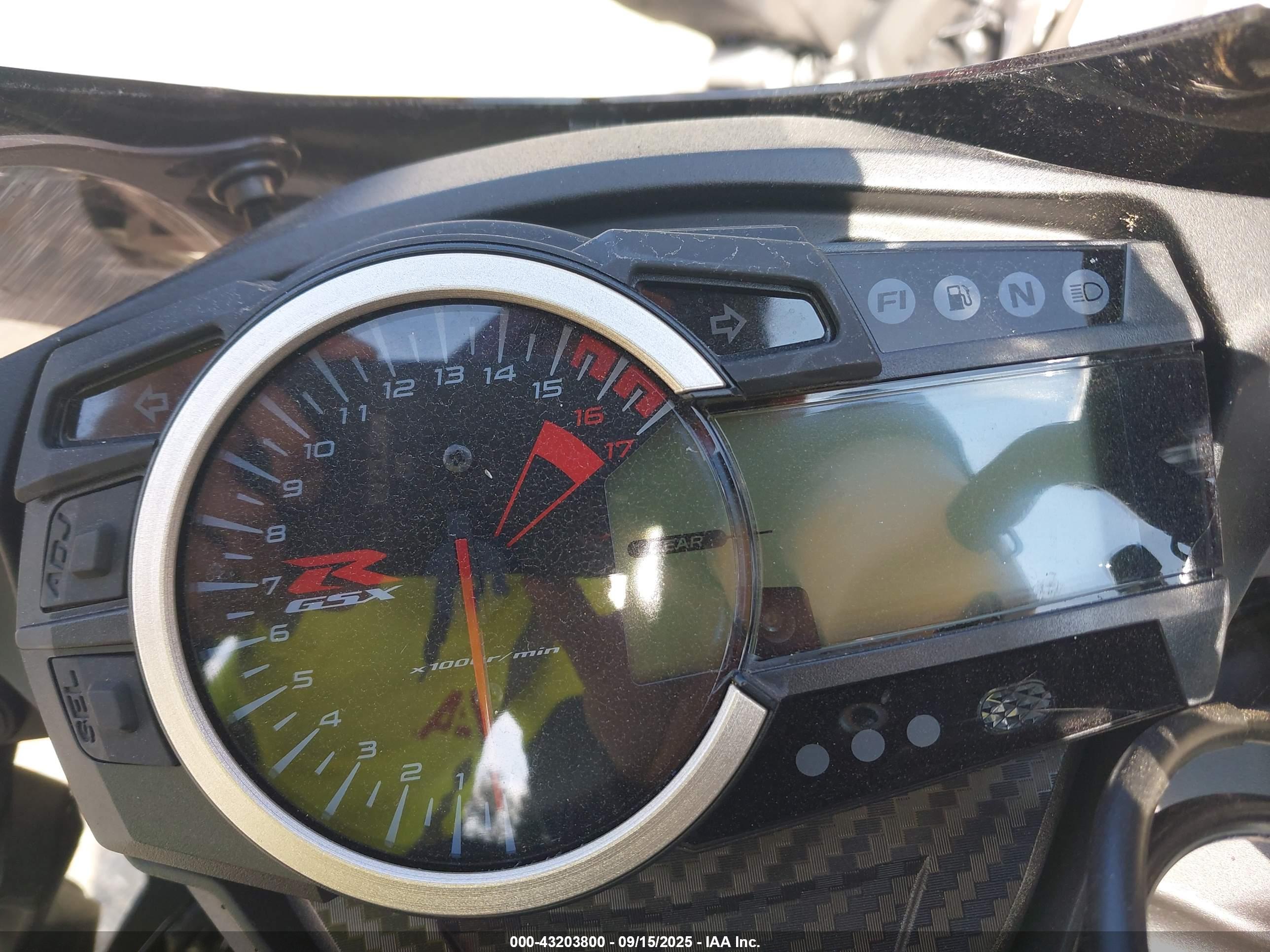 SUZUKI GSX-R600 image 7