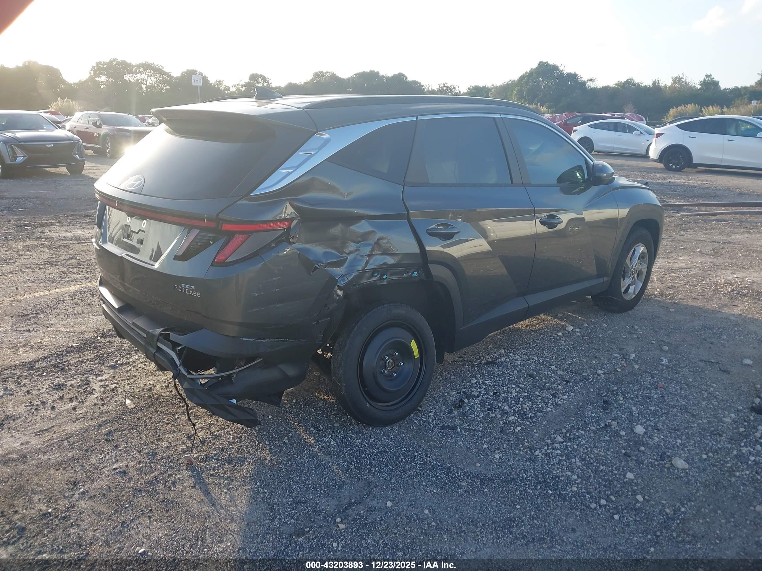 HYUNDAI TUCSON image 4
