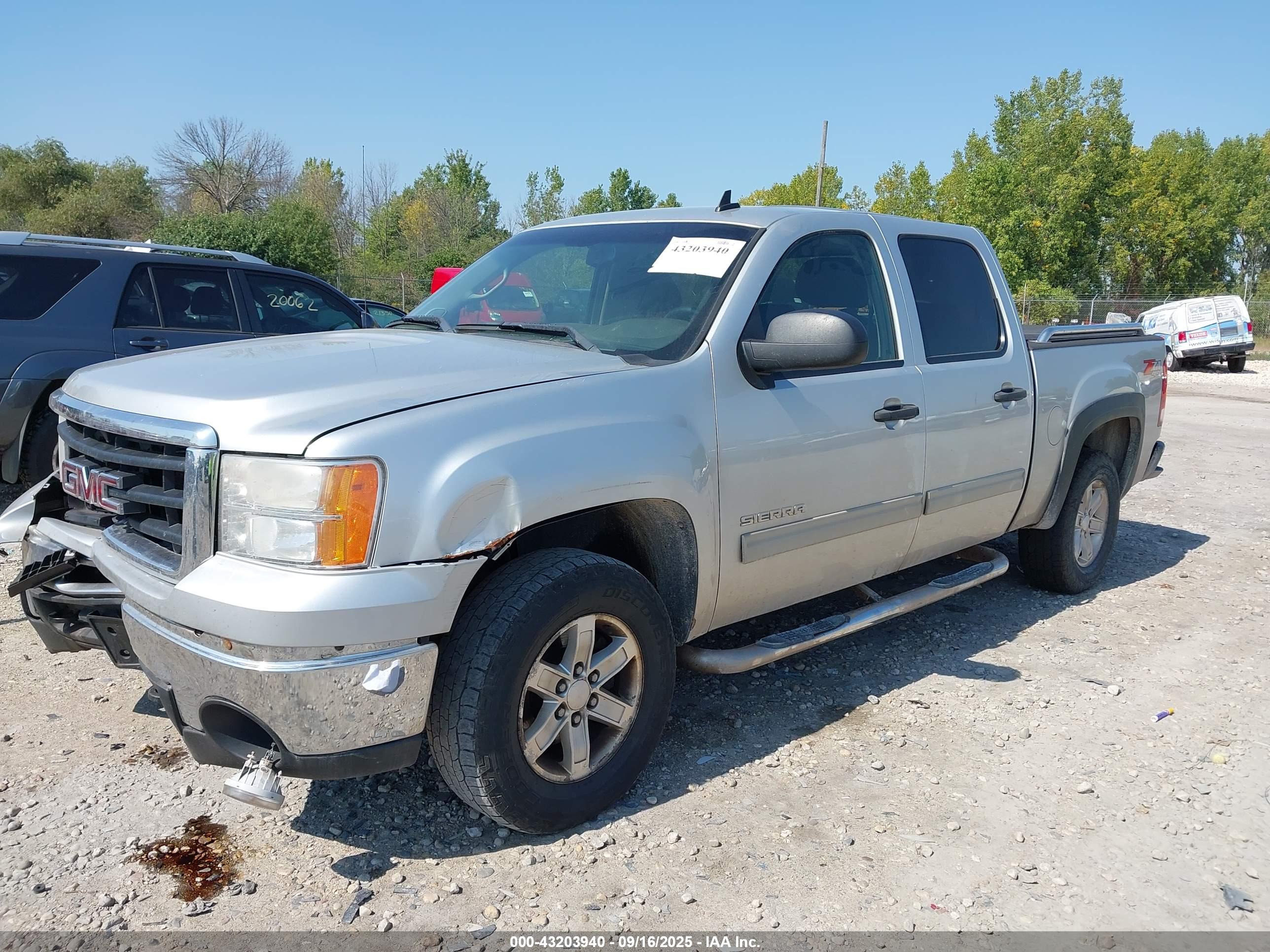 GMC SIERRA image 2