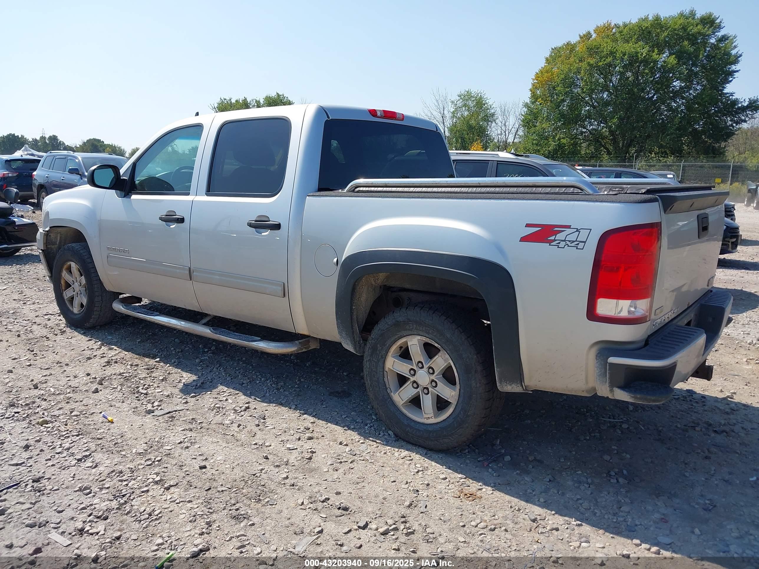 GMC SIERRA image 3