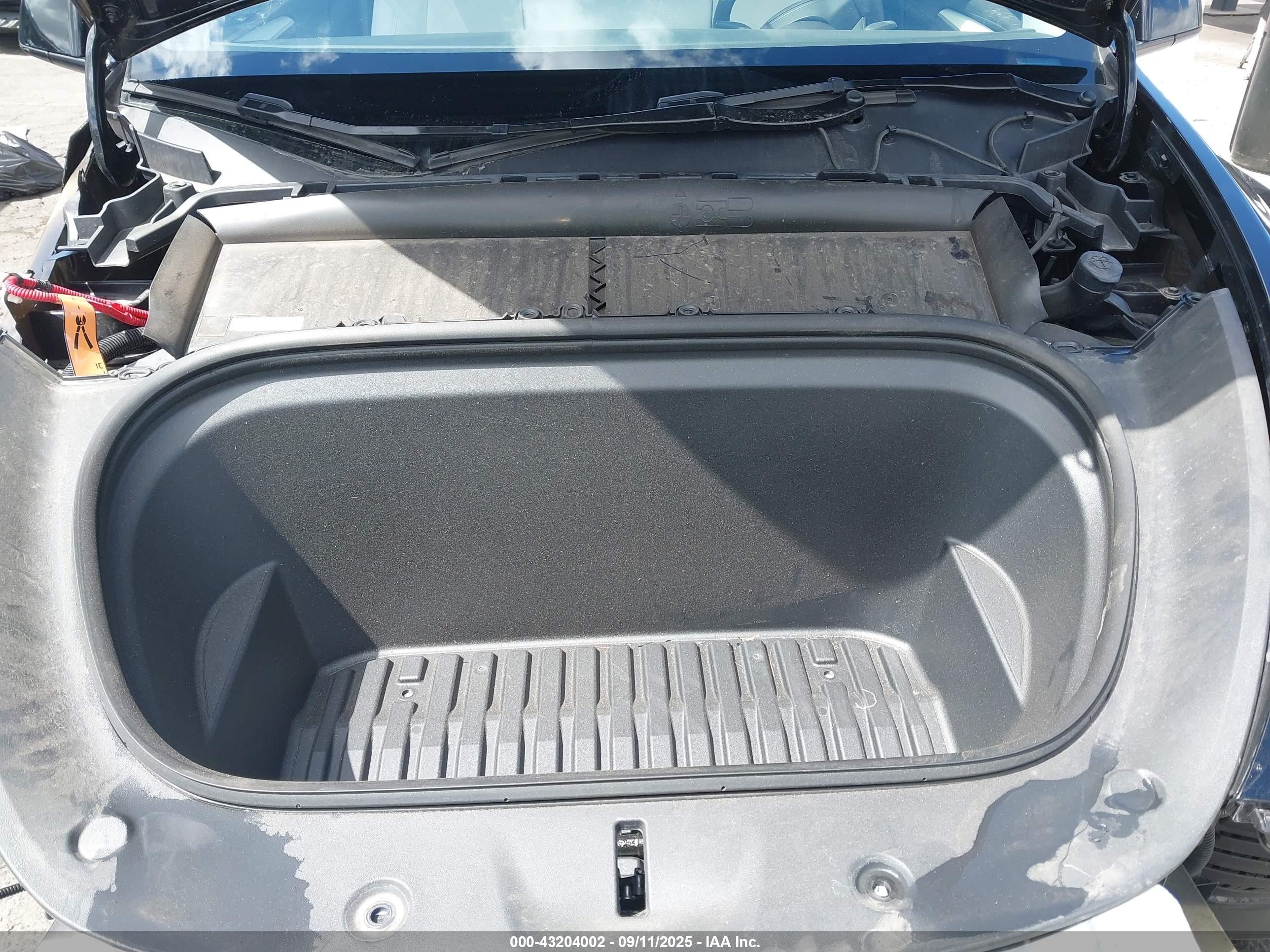 TESLA MODEL image 10