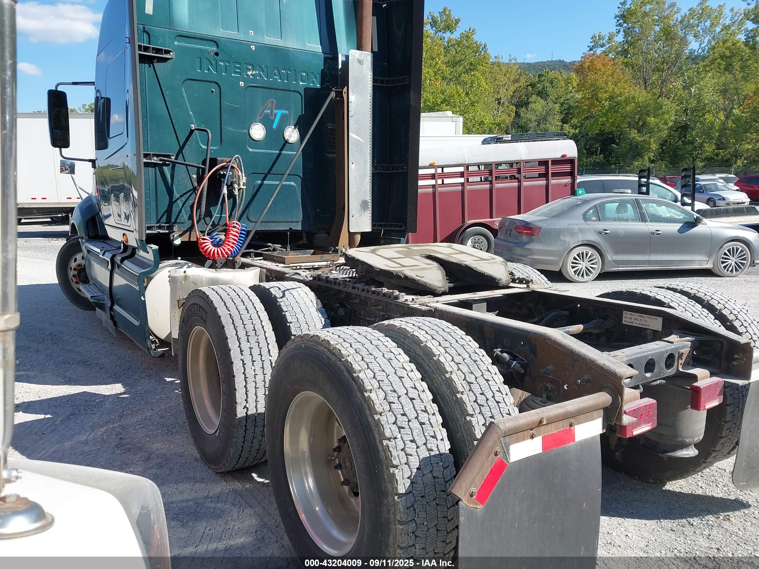 INTERNATIONAL PROSTAR+ image 3